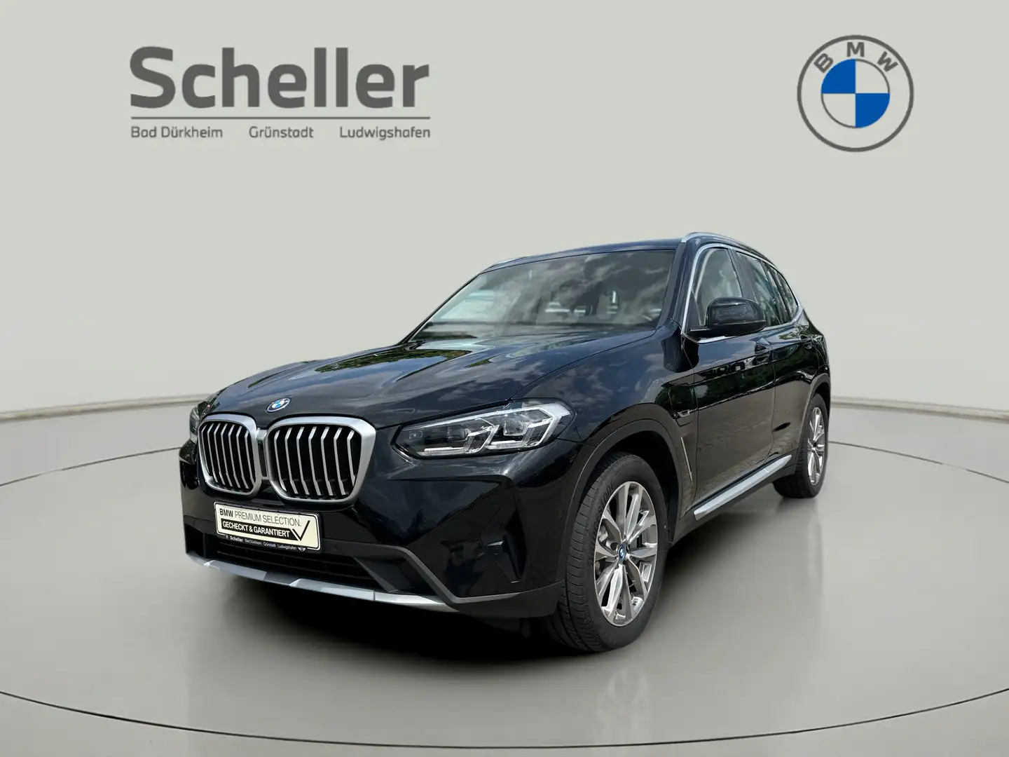 BMW X3 xDrive30e DAB LED WLAN RFK Klimaaut. PDC Schwarz - 1