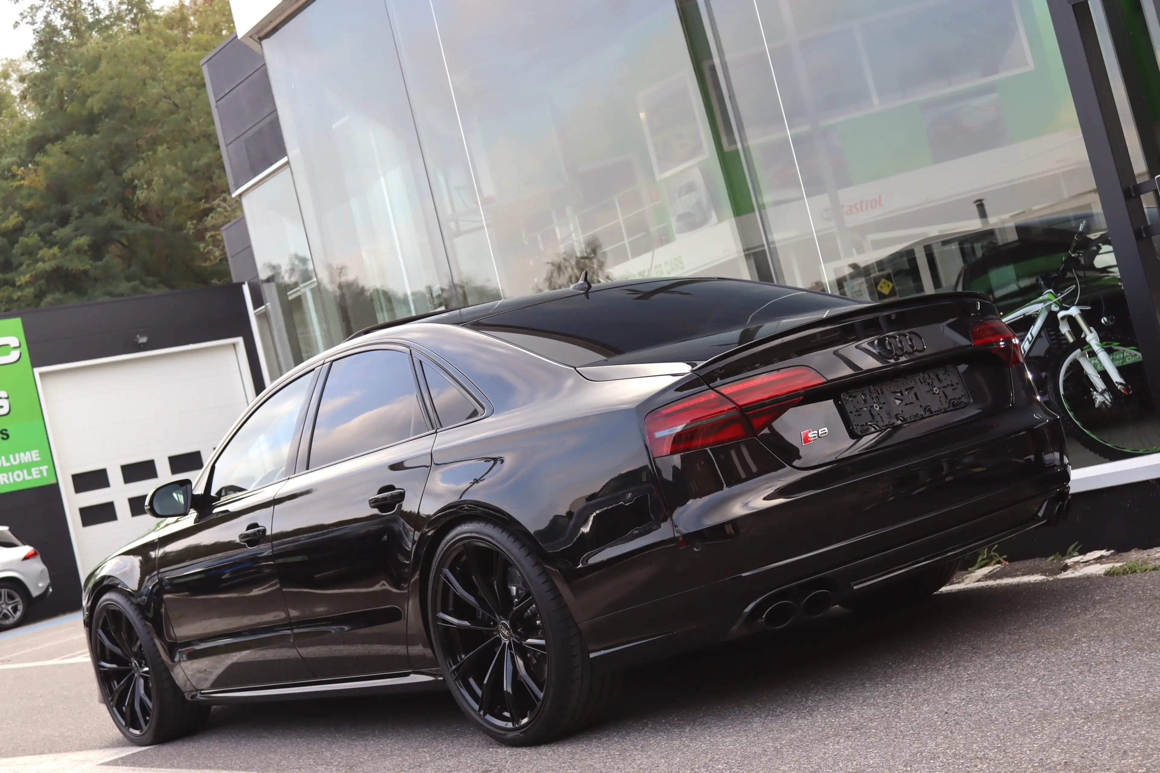 Audi S8 PLUS 605CV SHADOWLINE CERAMIC TOIT OUVRANT MATRIX FULL — photo 2