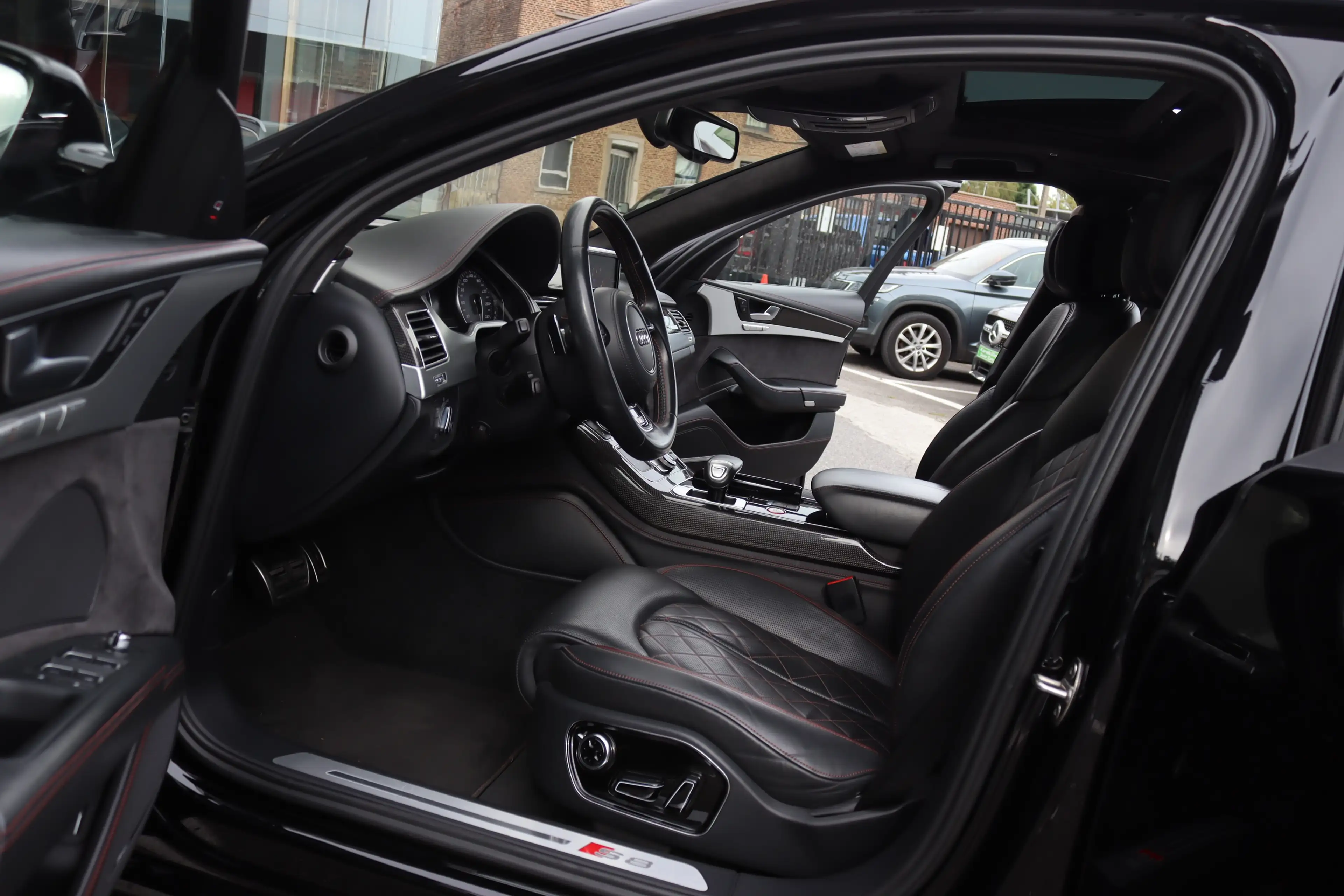 Audi S8 PLUS 605CV SHADOWLINE CERAMIC TOIT OUVRANT MATRIX FULL — photo 7