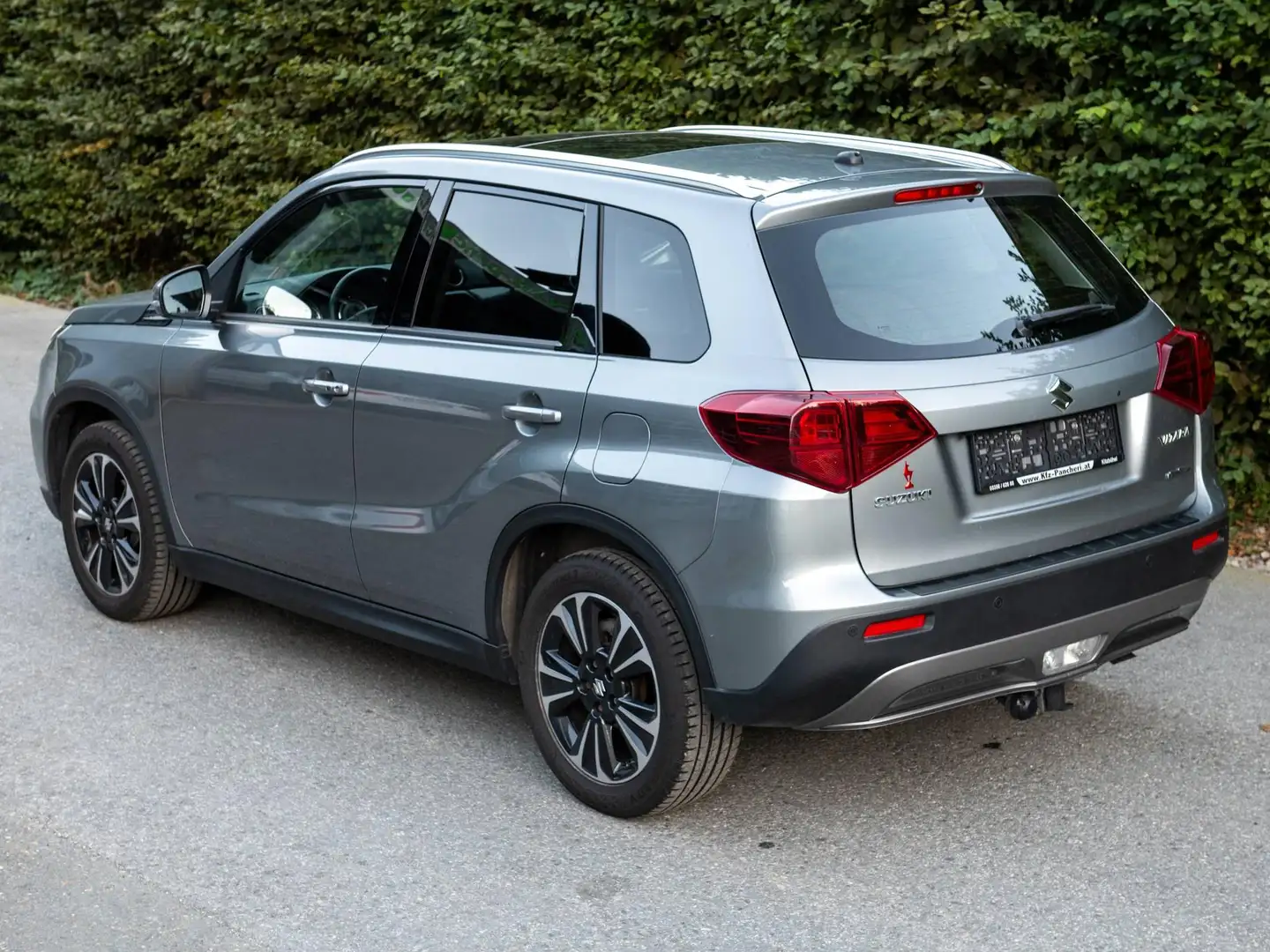 Suzuki Vitara Flash Allrad Automatik mit AHK, Winterräder Grau - 2