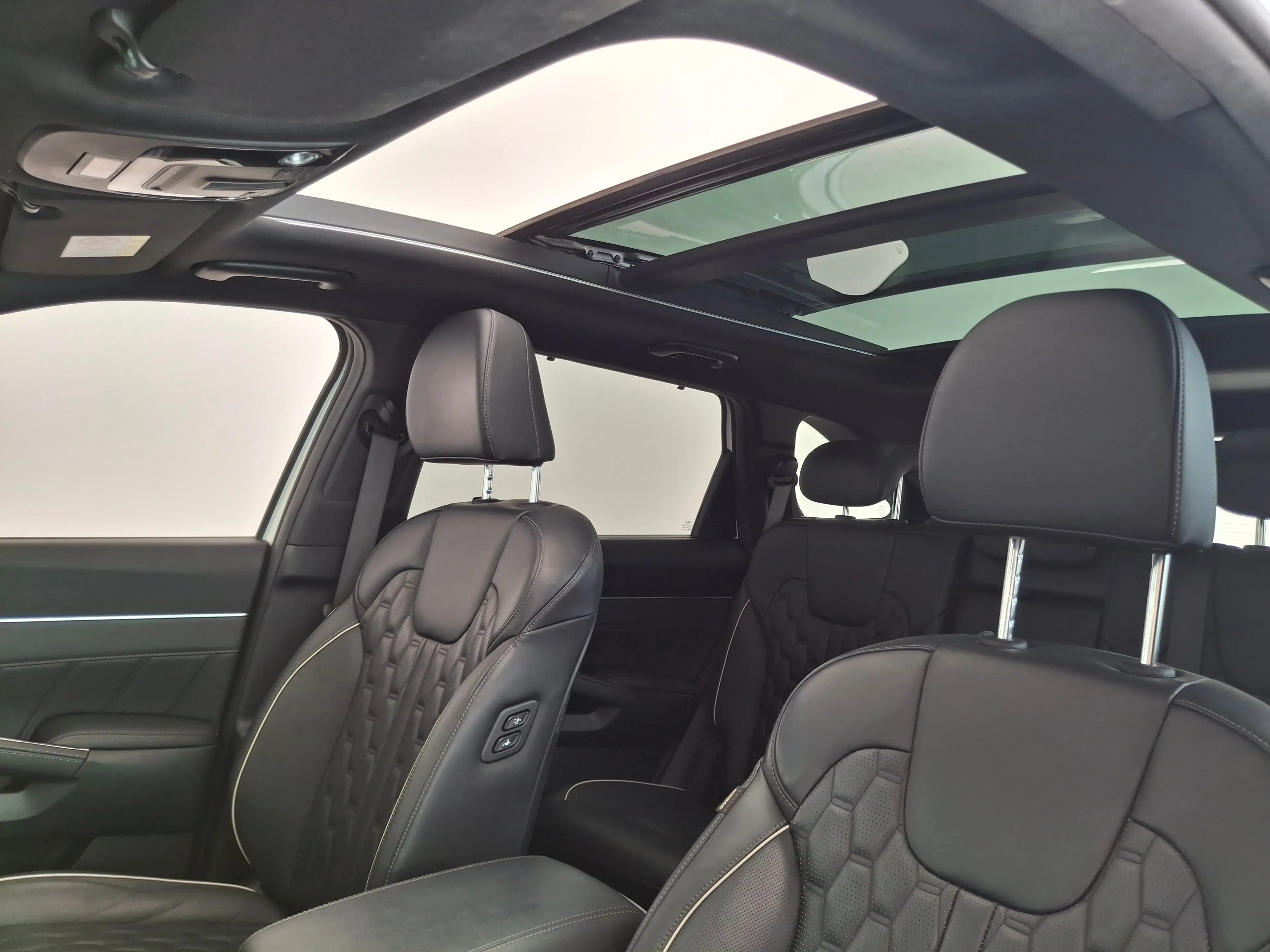Kia Sorento 1.6 T-GDI Hybrid 2WD ExecutiveLine 7p. PANO LED LE — photo 10