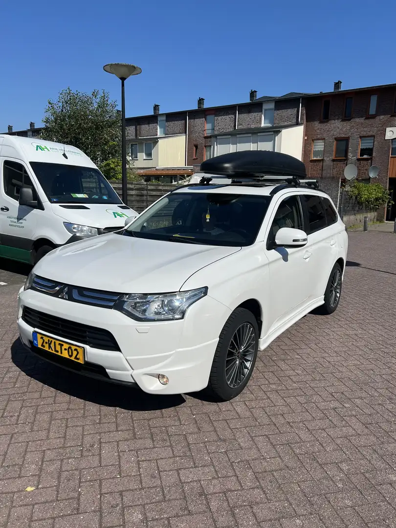 Mitsubishi Outlander 2.0 Wit - 1