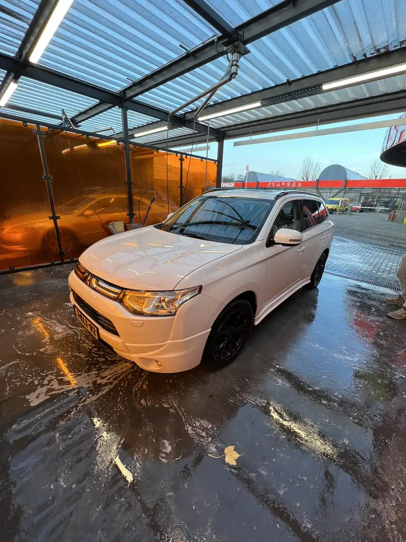 Mitsubishi Outlander 2.0 Wit - 2