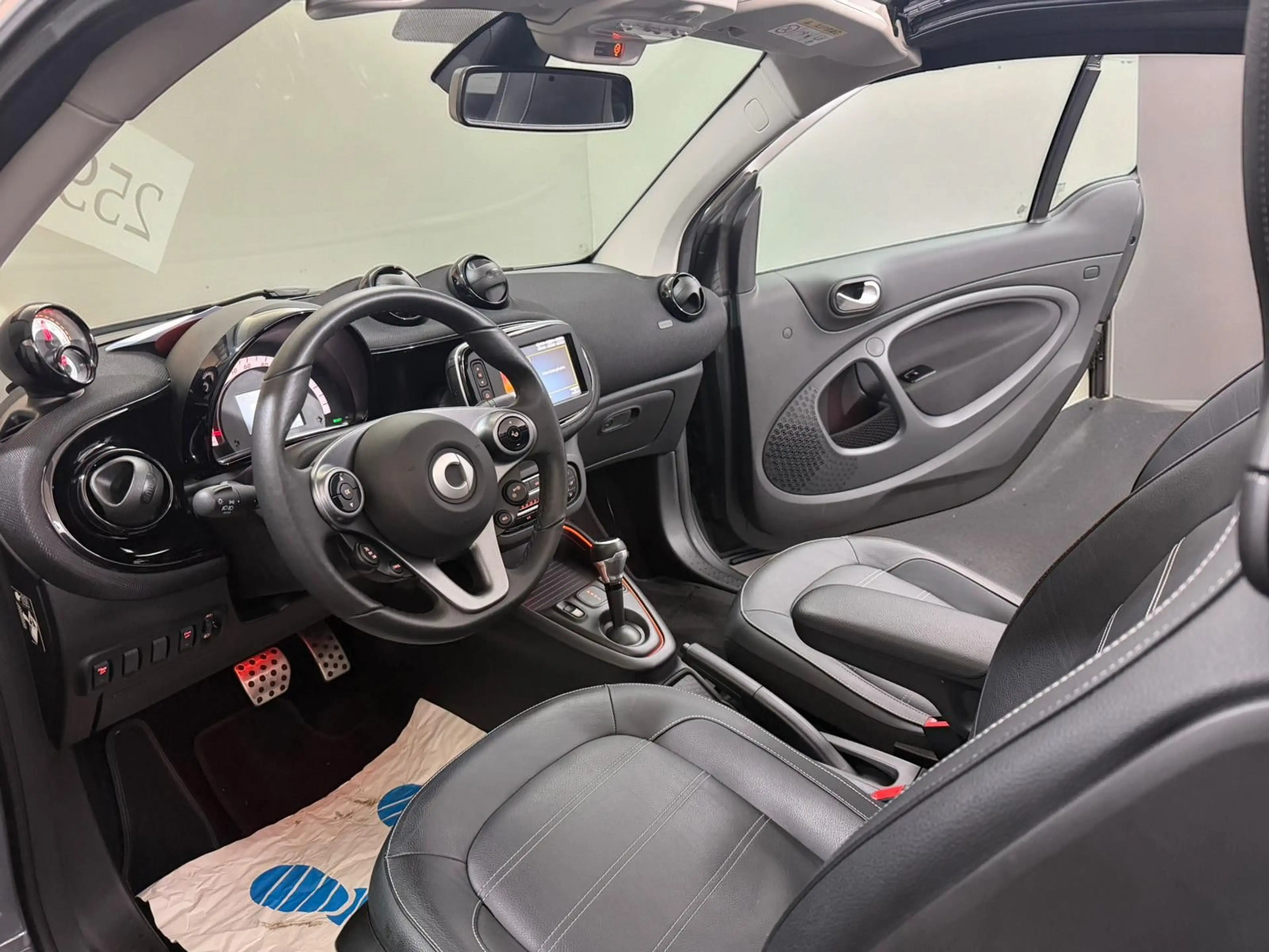 smart forTwo Cabrio EDITION 1*BRABUS*22 KW*TAILORMADE* — photo 12