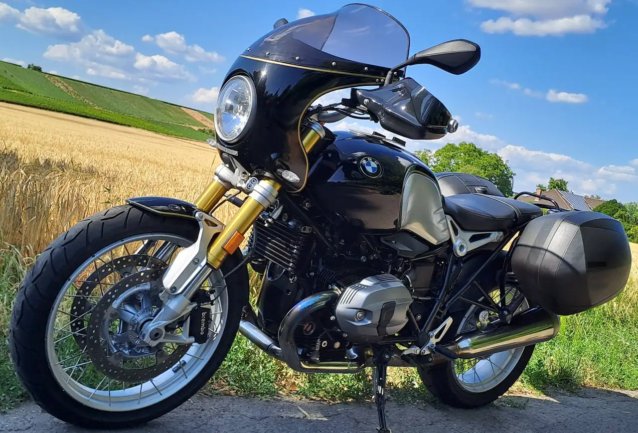 BMW R nineT