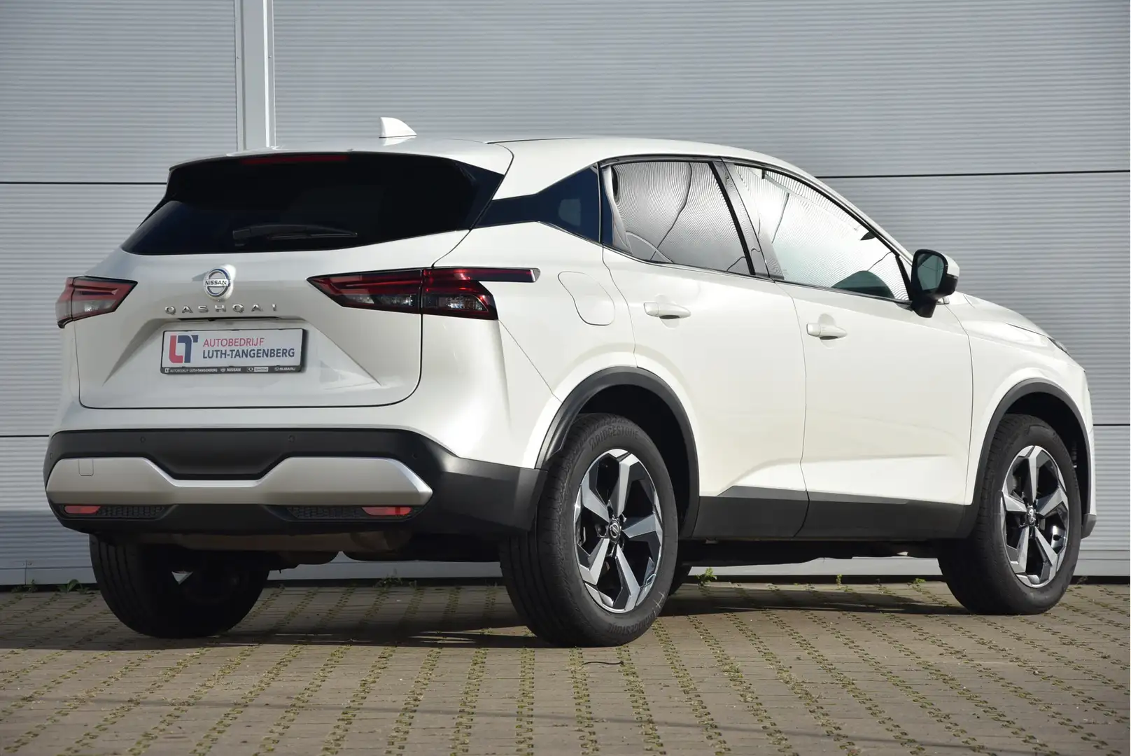Nissan Qashqai 1.3 MHEV N-Connecta | Cold Climate Pack | Trekhaak Wit - 2
