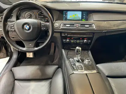 Annonce voiture d'occasion BMW 740 - CARADIZE