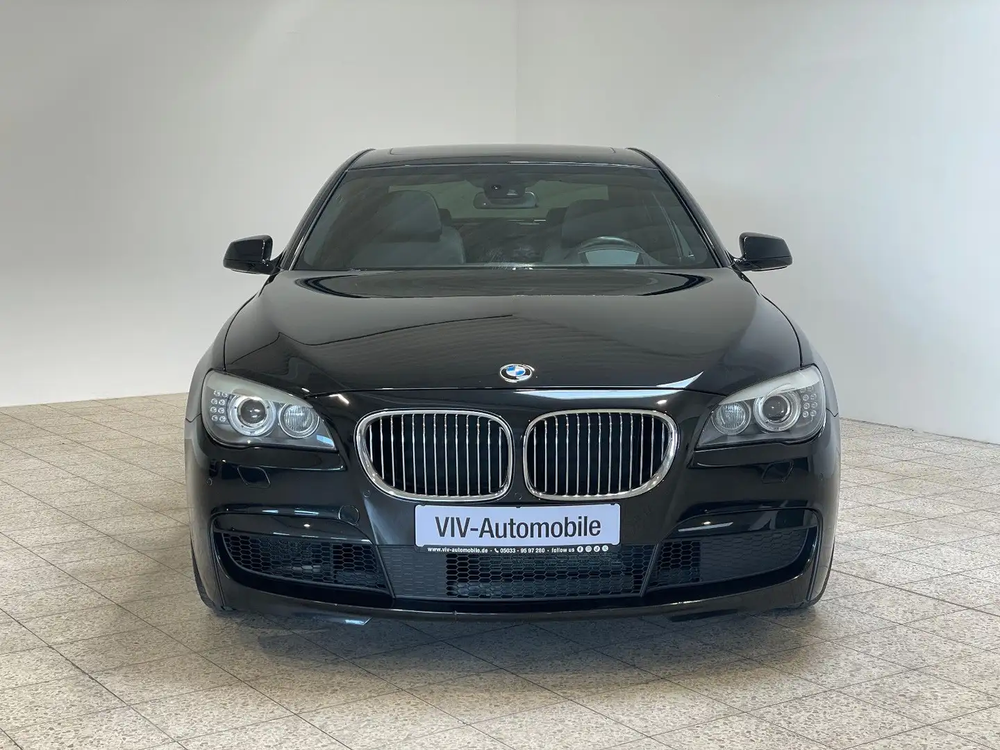BMW 740 dxDrive M Sport Paket *Glasdach*SoftClose*HUD Schwarz - 2
