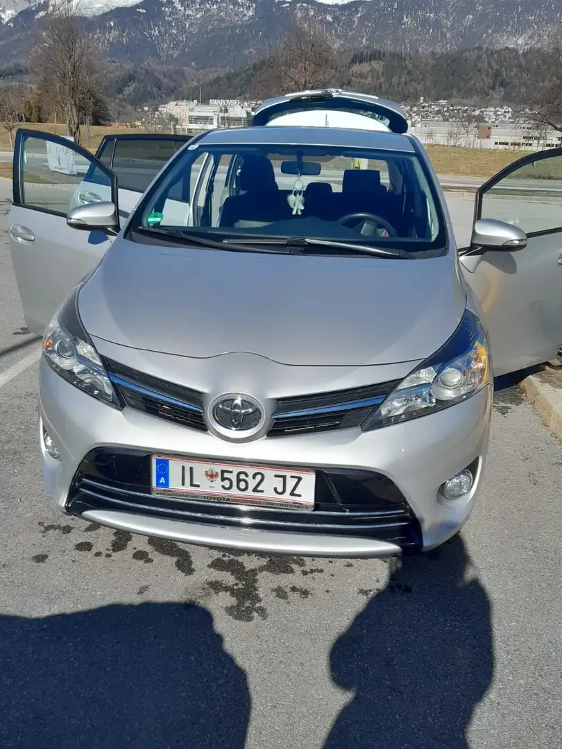 Toyota Verso Verso 1,6 D-4D Active Active Silber - 1