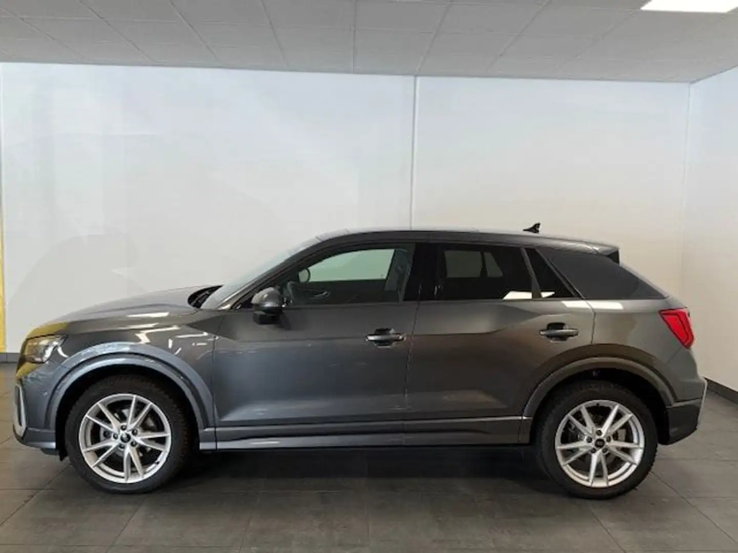 Audi Q2 S line 1.5 TFSI S-tronic, Panorama,Navi,Kamer Grau - 2