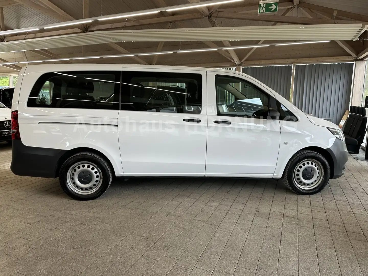 Mercedes-Benz Vito Vito 114 CDI 4x4 TOURER*PRO*9G-TRONIC*8-SITZER* Weiß - 2