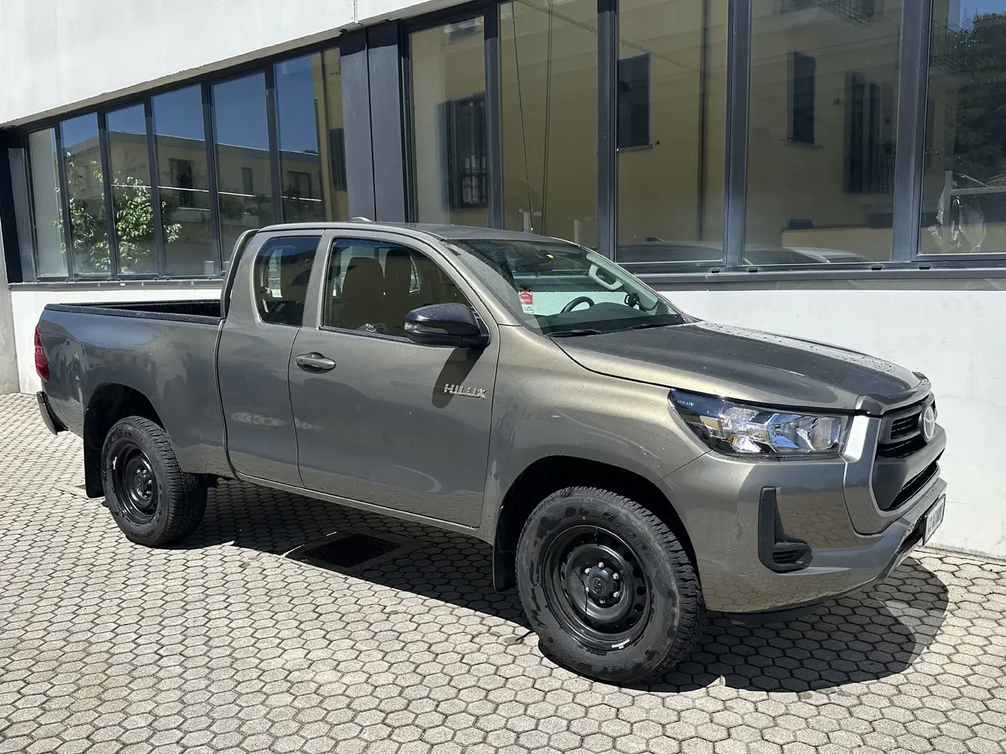Toyota Hilux Hilux 2.8 d-4d extra cab Comfort Grigio - 2