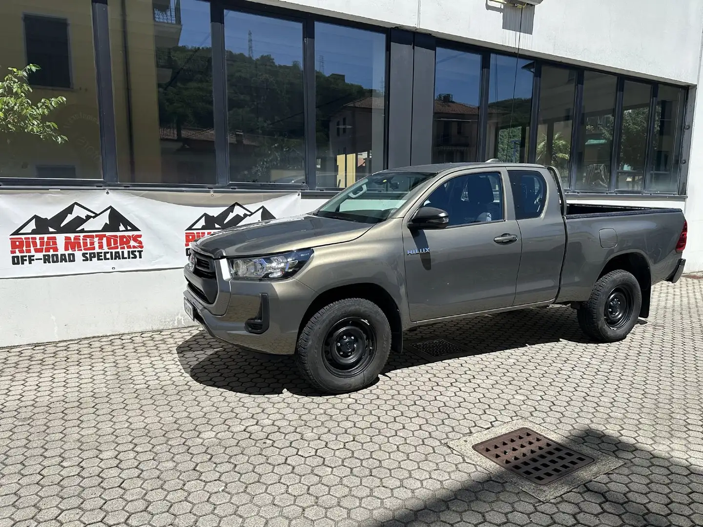 Toyota Hilux Hilux 2.8 d-4d extra cab Comfort Grigio - 1