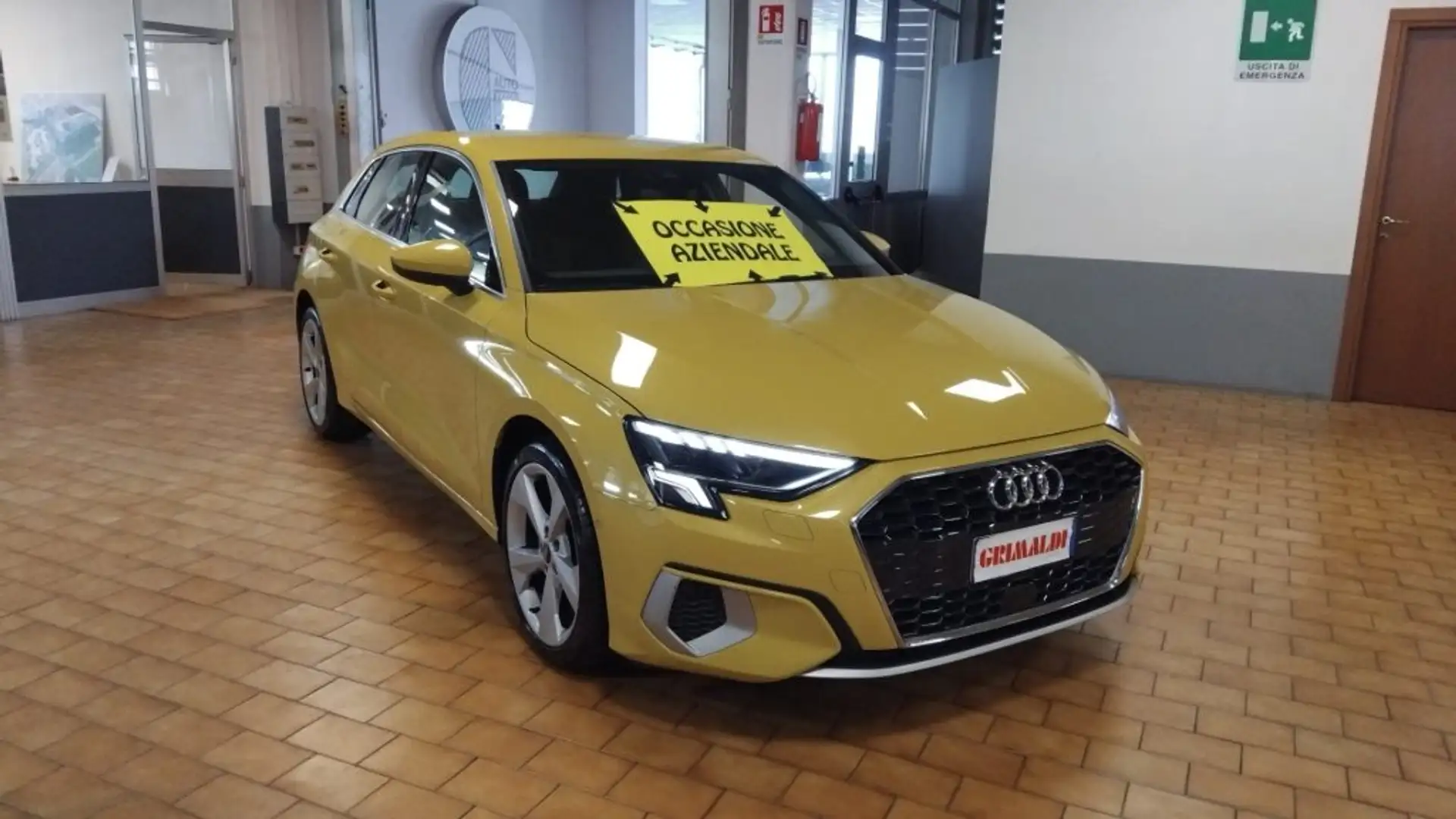 Audi A3 SPORTBACK 30 g-tron S tronic Business Advanced Grigio - 1