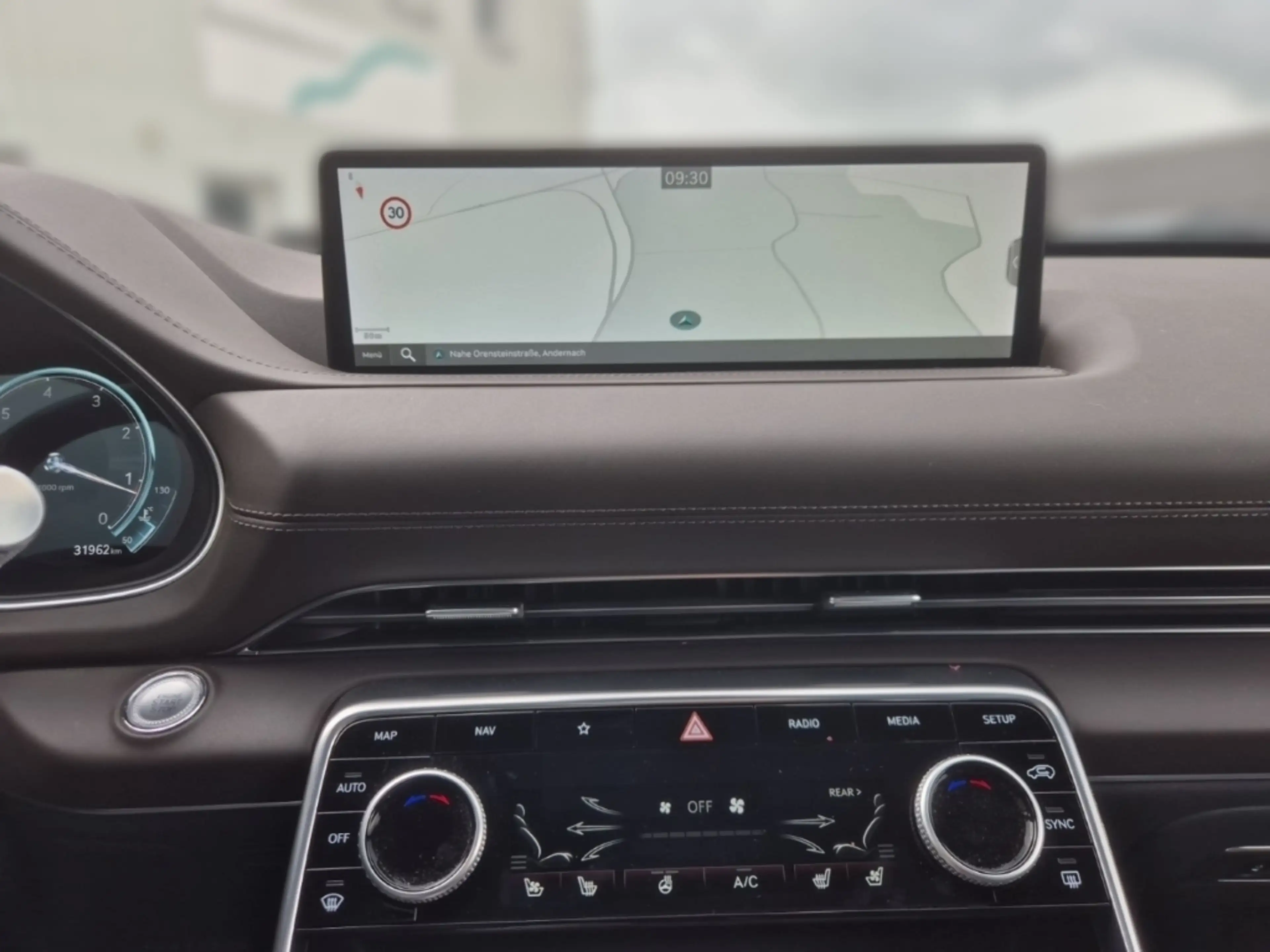 Genesis GV80 Luxus Plus 4WD HUD AD El. Fondsitzverst. Monitore — photo 10