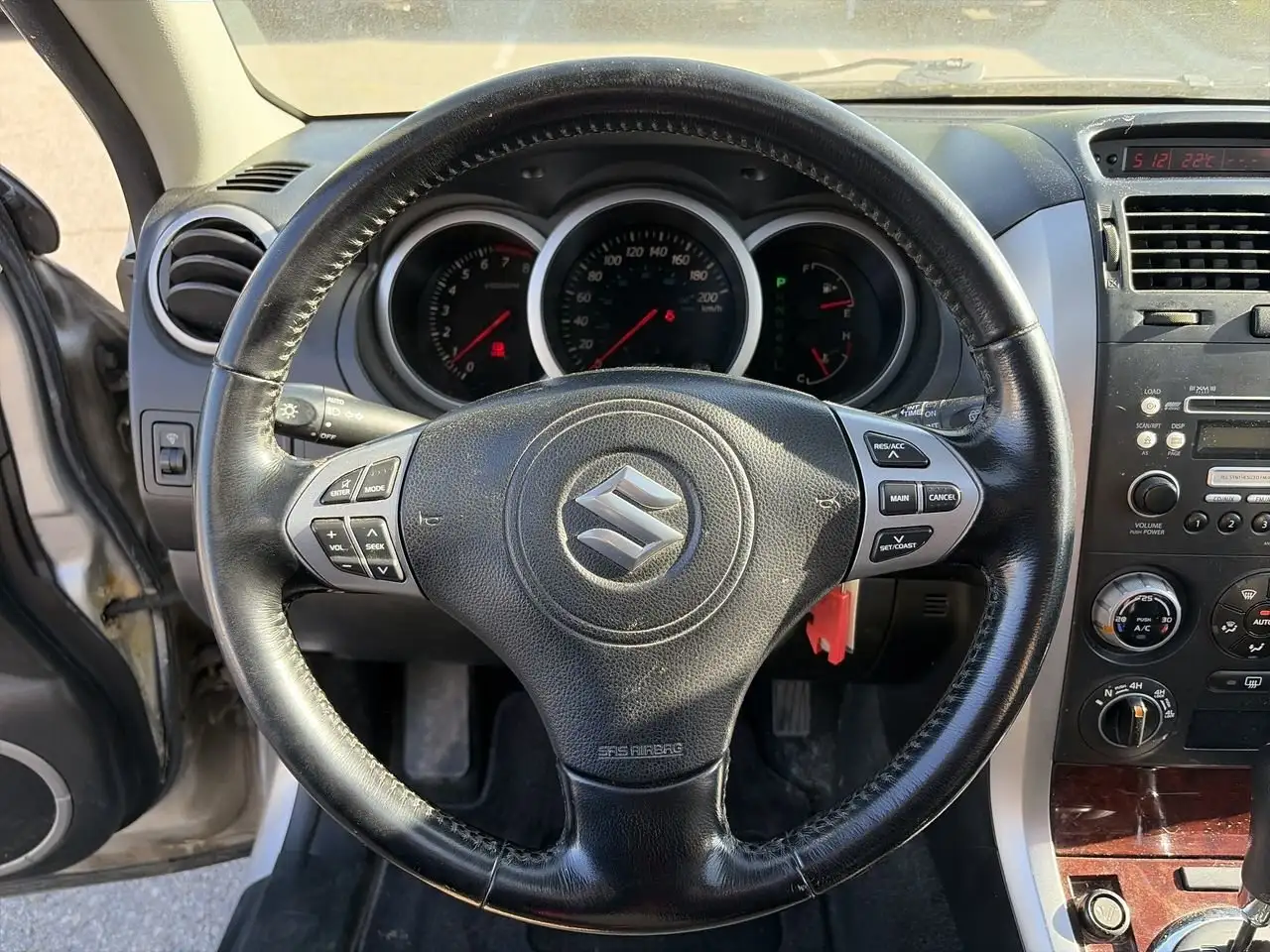 Suzuki Grand Vitara снимка Suzuki Grand Vitara