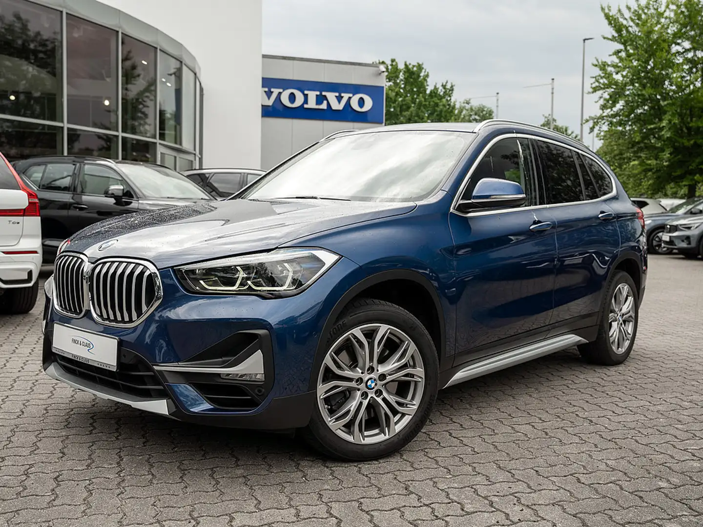 BMW X1 xDrive 20iA X-Line Blauw - 1