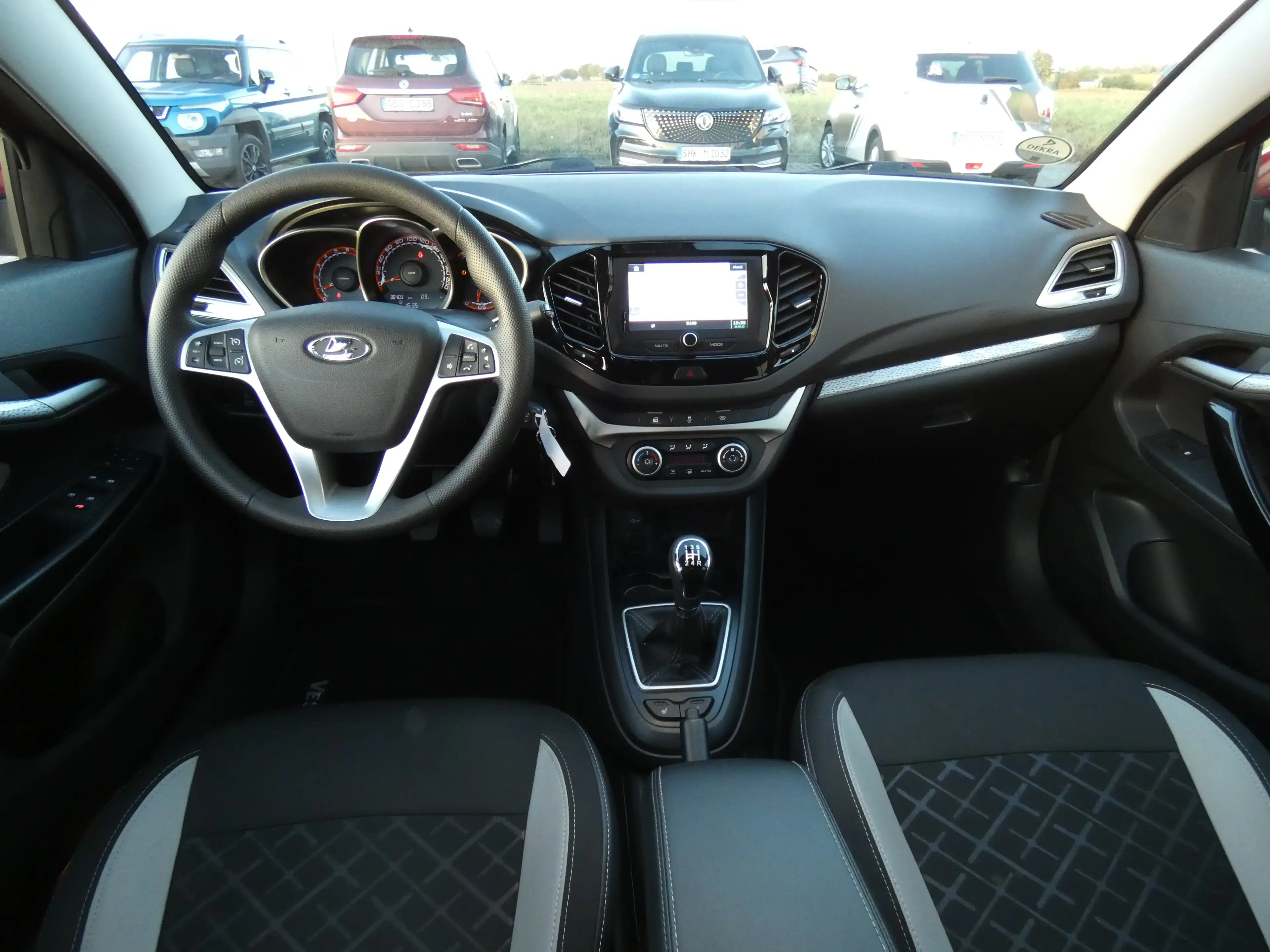 Lada Vesta SW Cross Luxus 1,6 Navi, 17" Alu, WR, PDC, TOP — photo 8