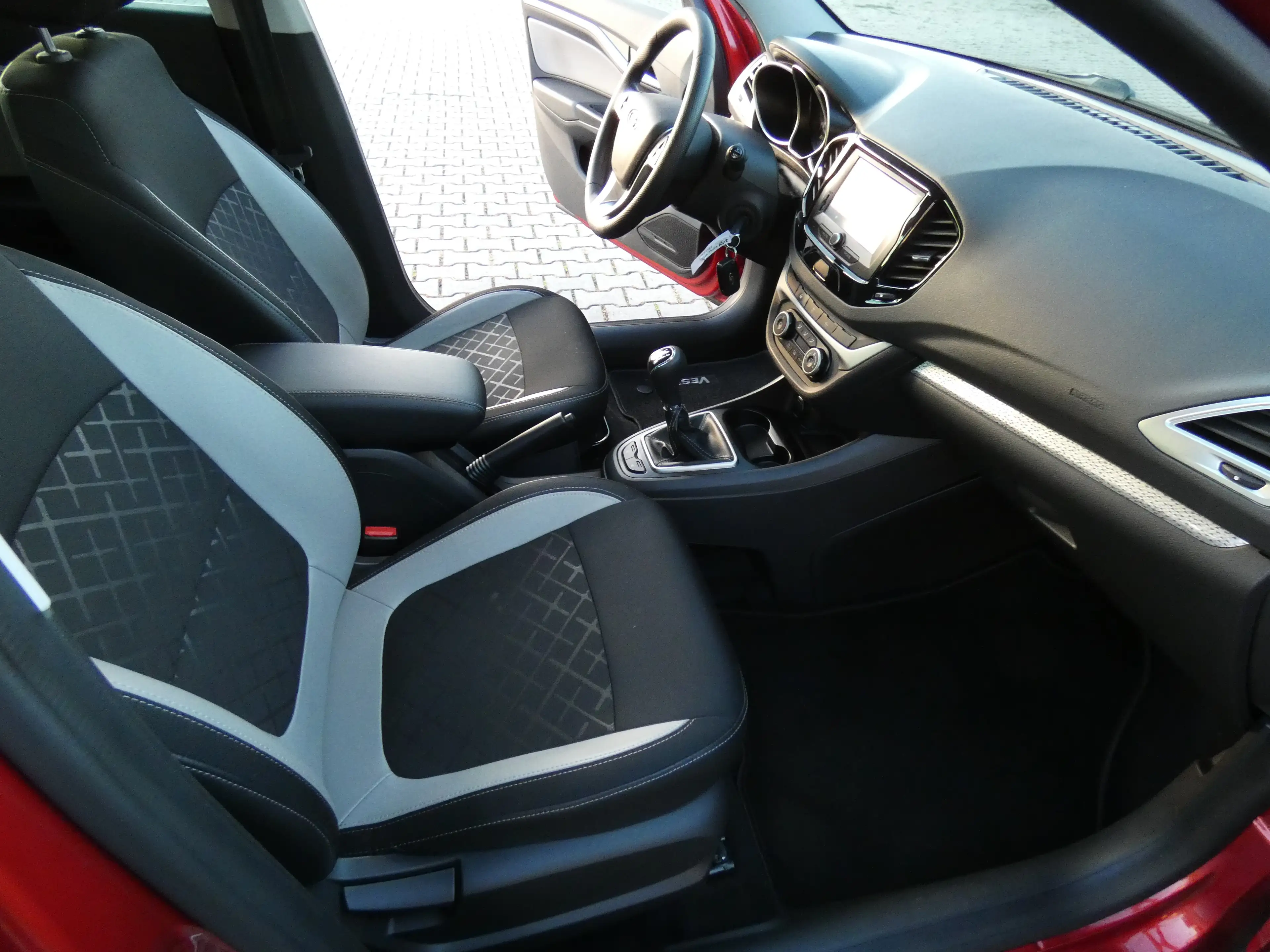 Lada Vesta SW Cross Luxus 1,6 Navi, 17" Alu, WR, PDC, TOP — photo 13