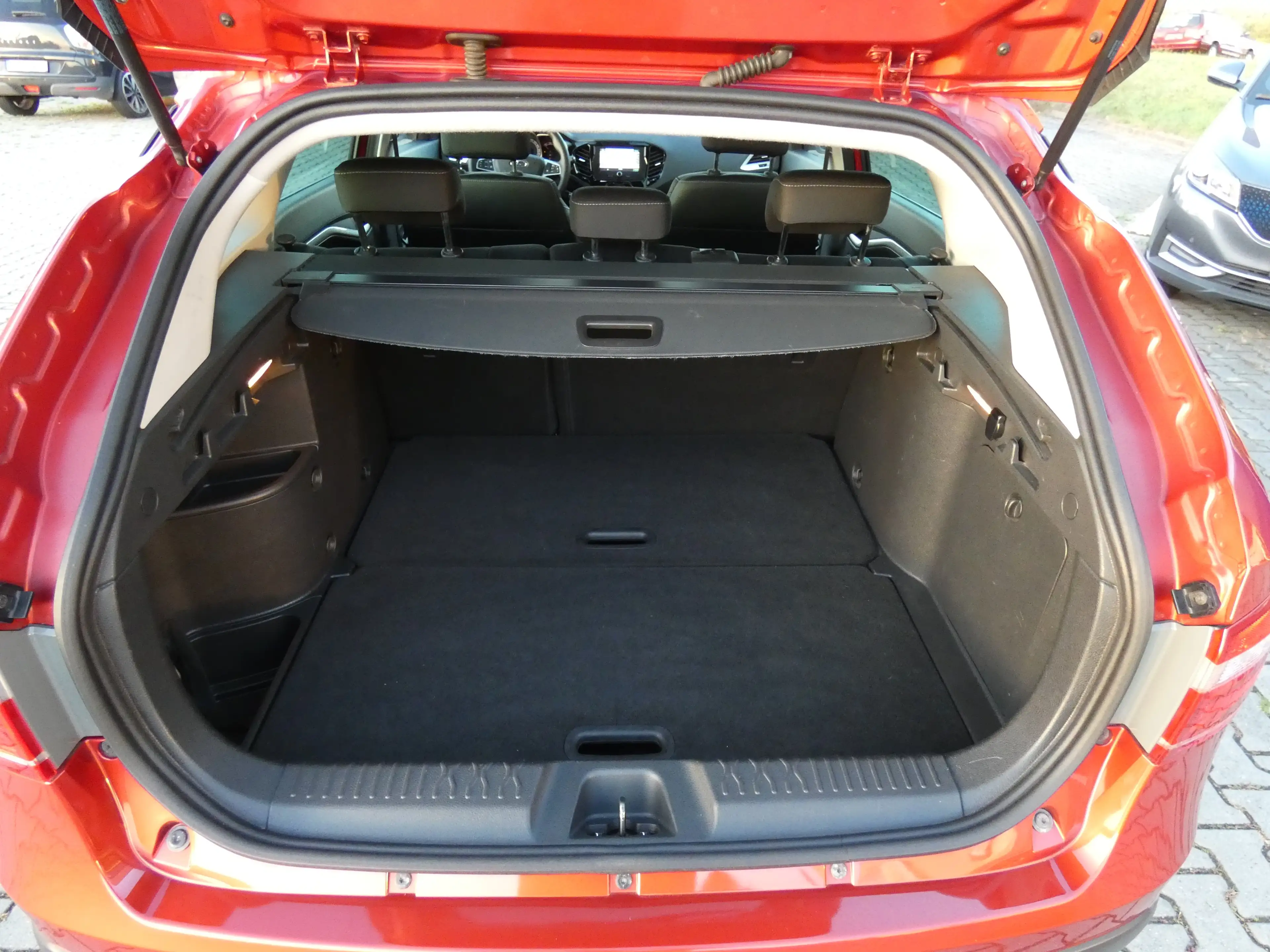 Lada Vesta SW Cross Luxus 1,6 Navi, 17" Alu, WR, PDC, TOP — photo 6