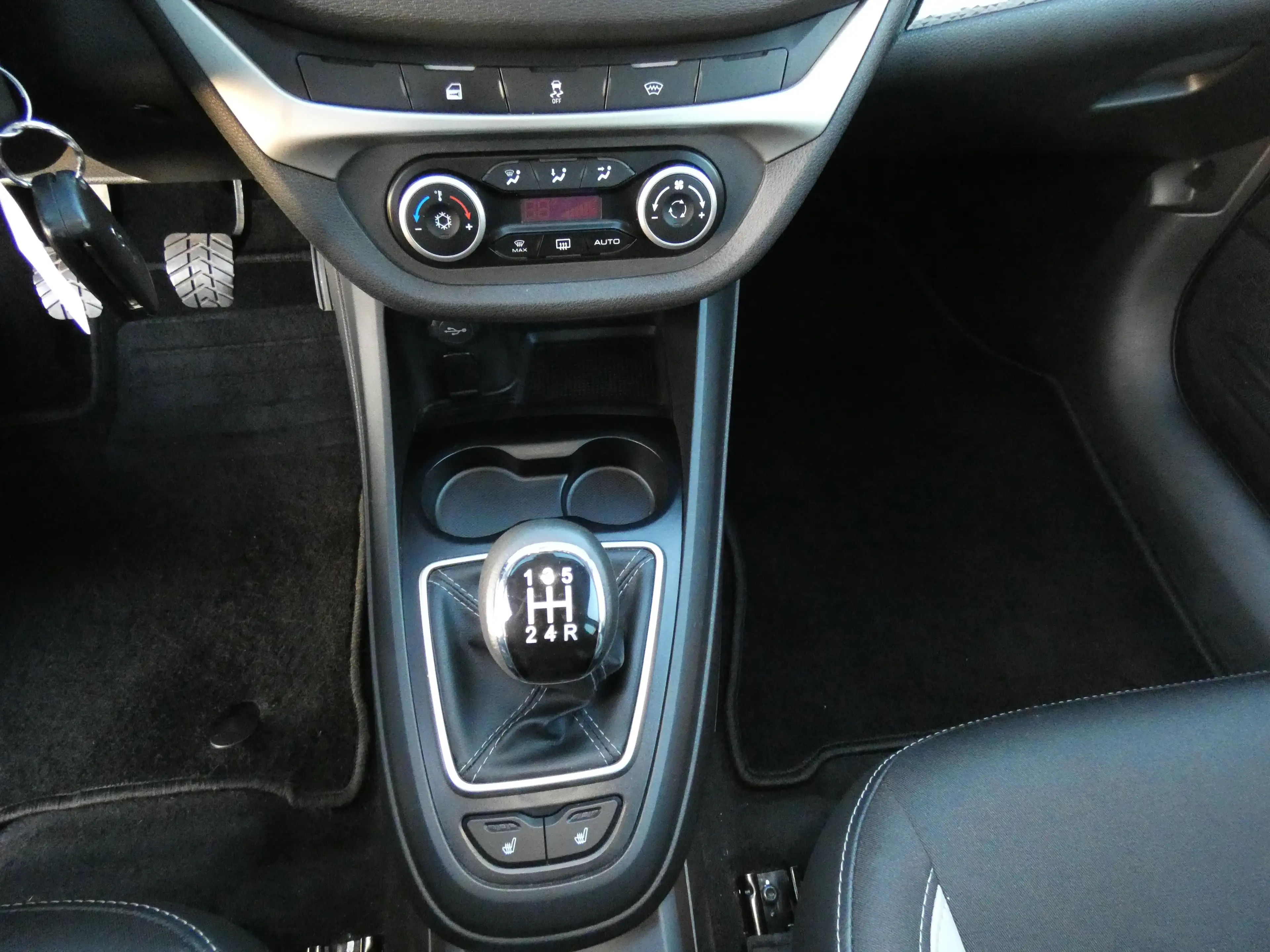 Lada Vesta SW Cross Luxus 1,6 Navi, 17" Alu, WR, PDC, TOP — photo 12