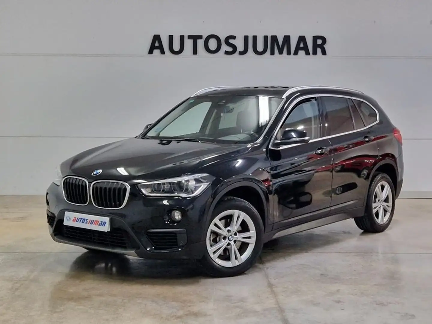 BMW X1 sDrive 18dA Noir - 1