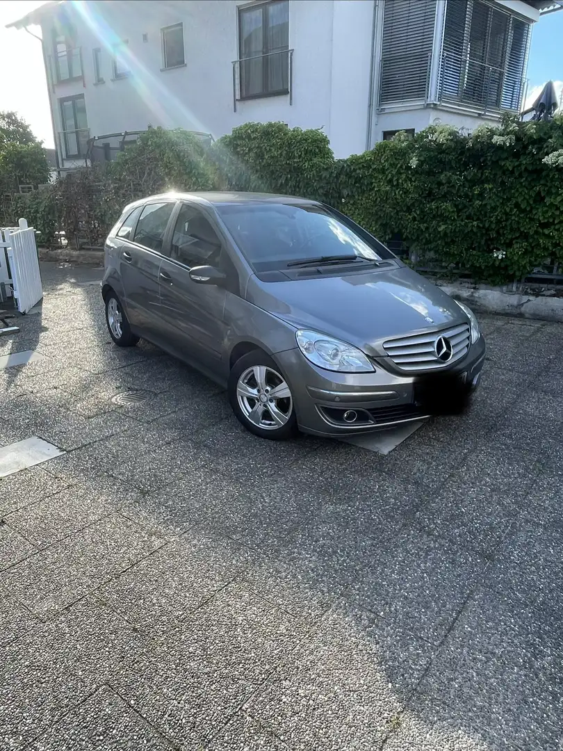 Mercedes-Benz B 150 - 1