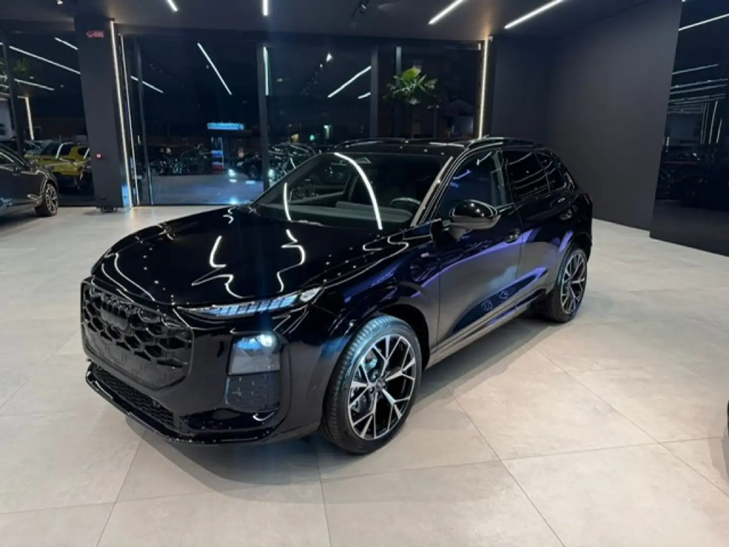 Audi Q3 TDI 110 kW S tronic S Line edition Schwarz - 2