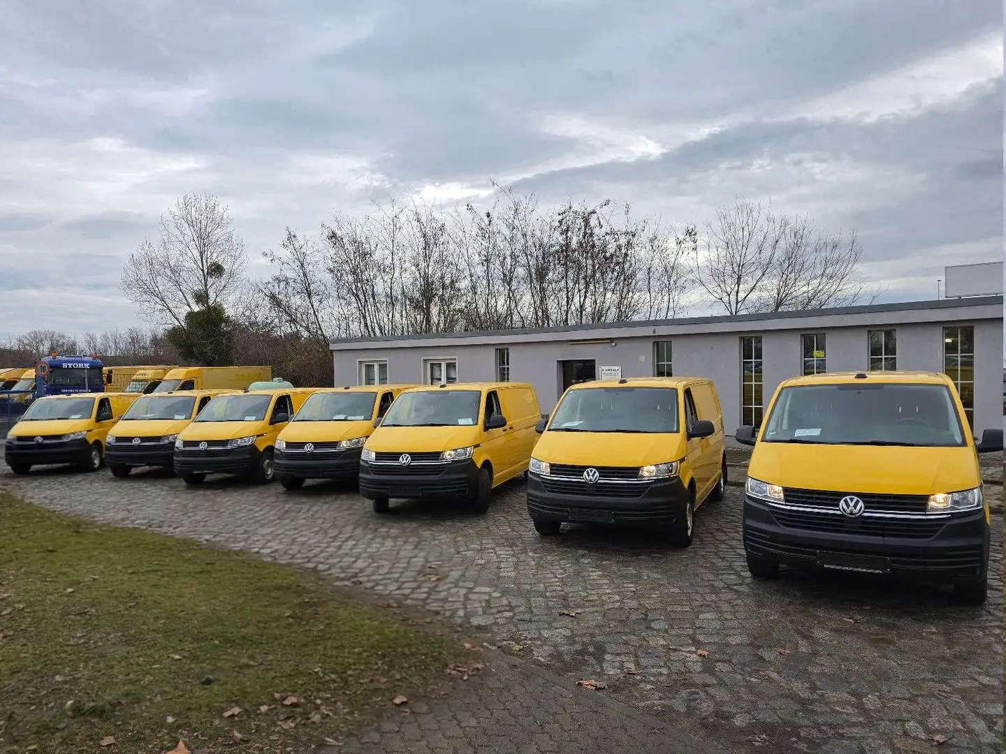 Volkswagen T6 Transporter Gelb - 1