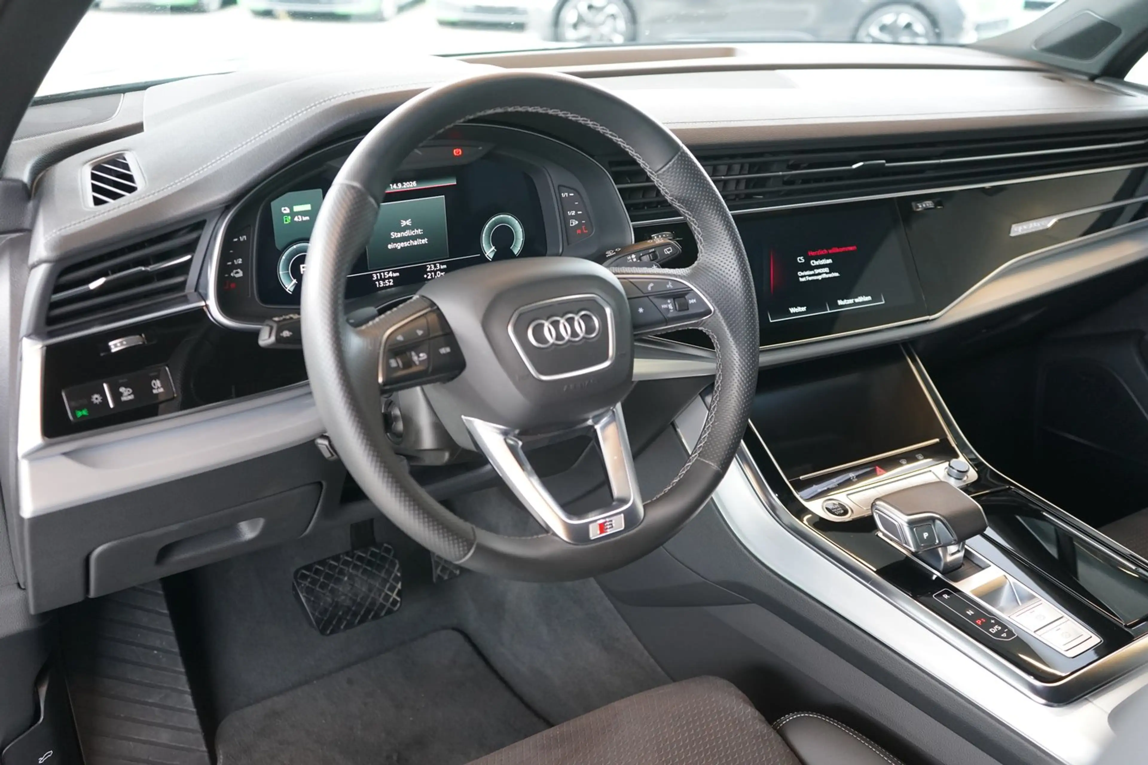 Audi Q7 55 TFSI e quattro S line — photo 4