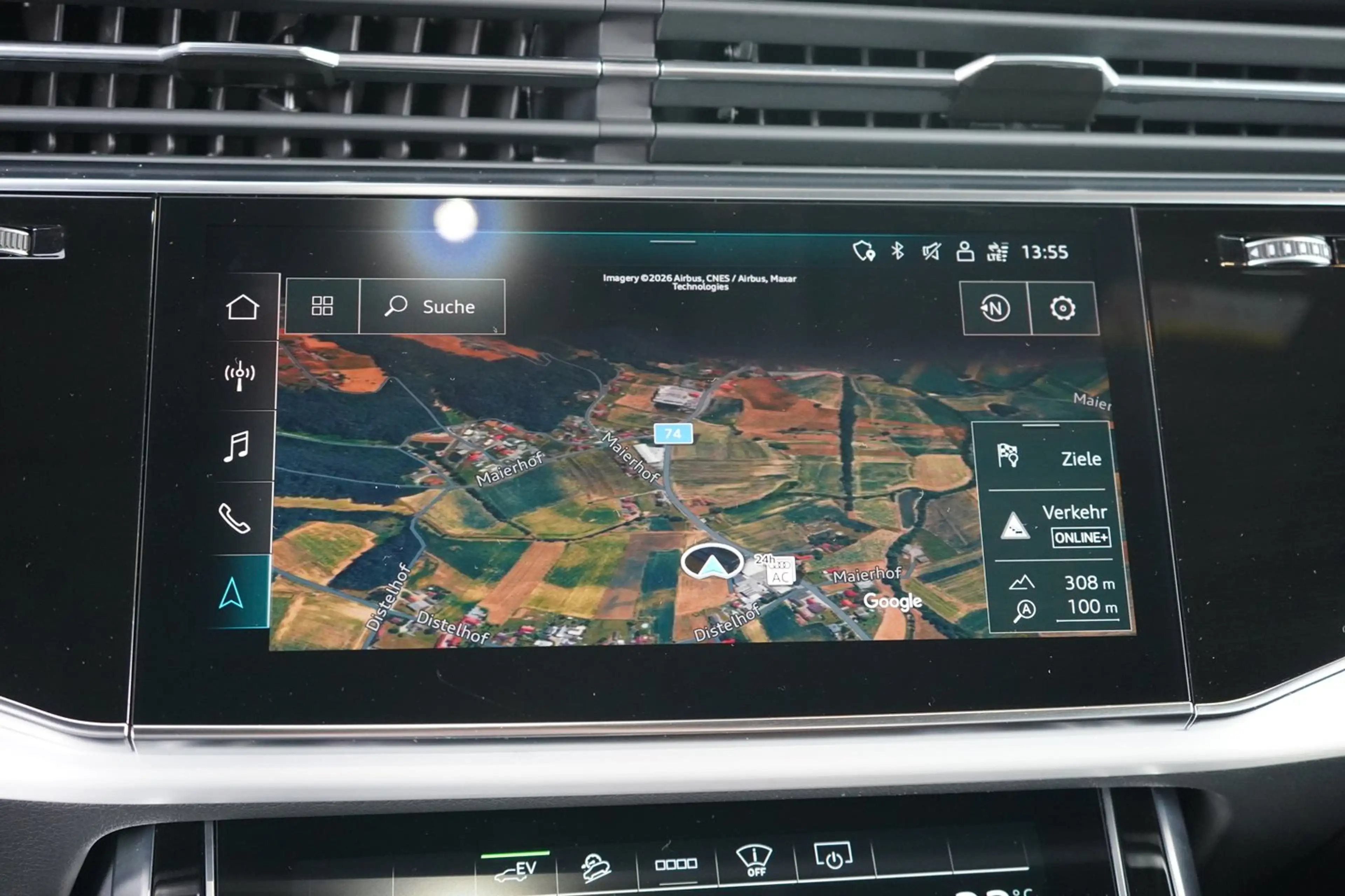Audi Q7 55 TFSI e quattro S line — photo 7