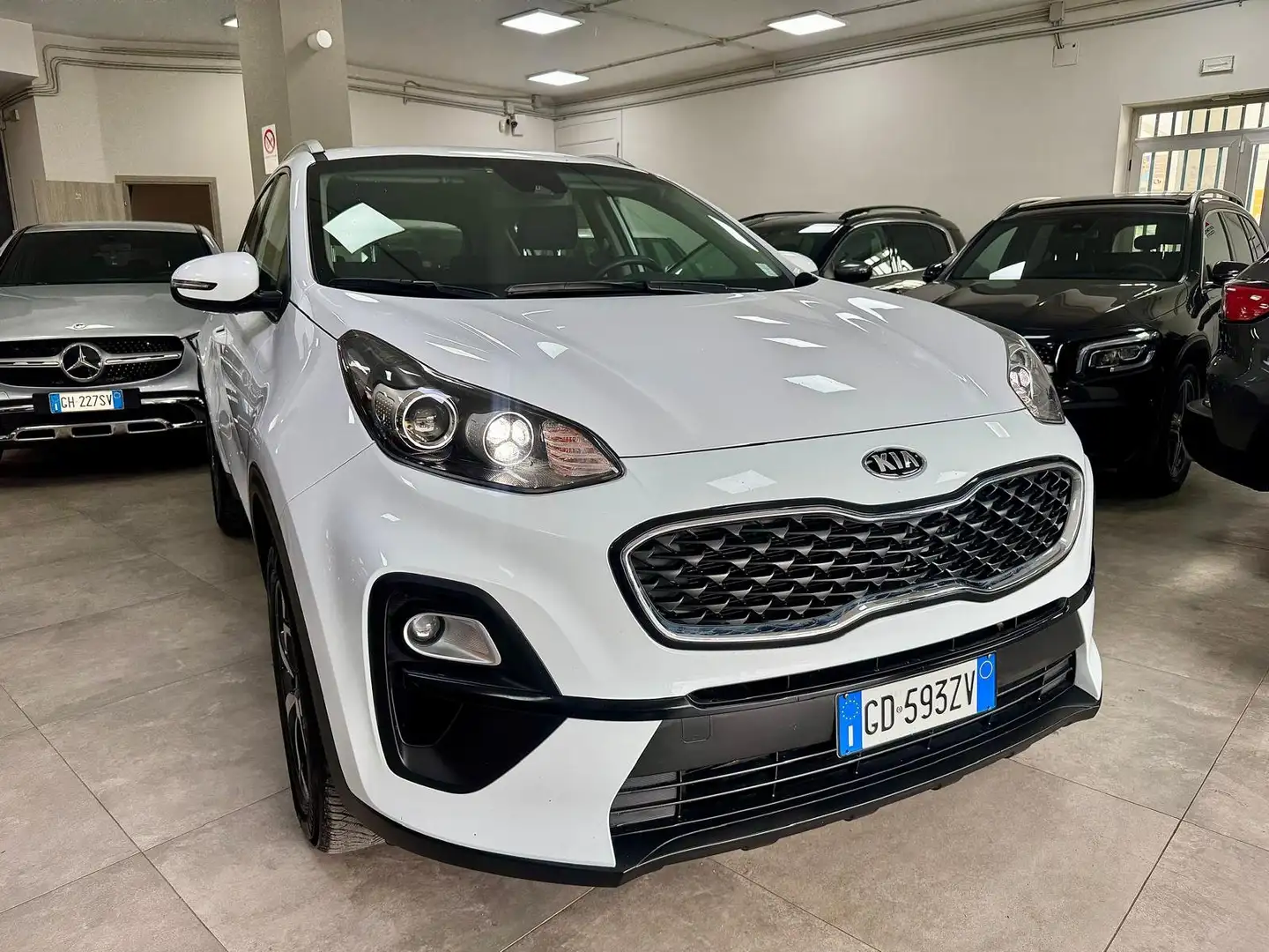 Kia Sportage 1.6 CRDI 115CV Business Class 2021 Blanco - 1
