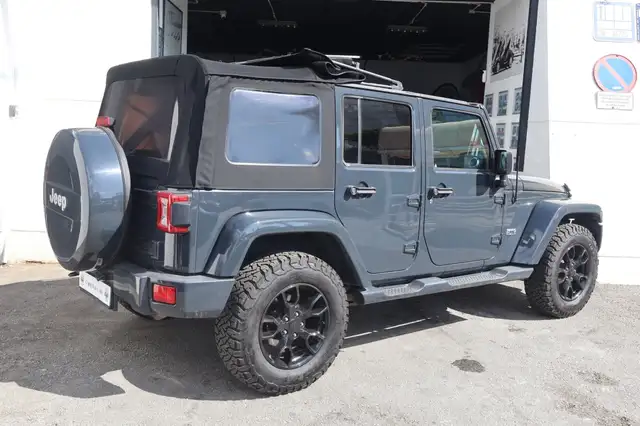 Jeep Wrangler view 5