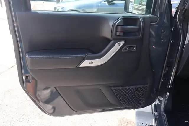 Jeep Wrangler view 9