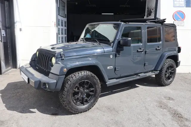 Jeep Wrangler view 2