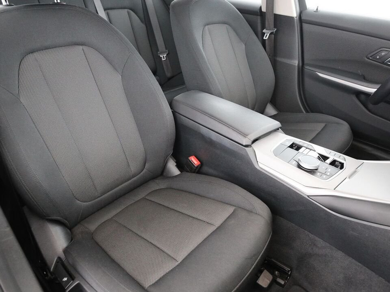 BMW 318 d Touring Aut LED NAVI SITZHZG TEMP ASSIST — photo 13