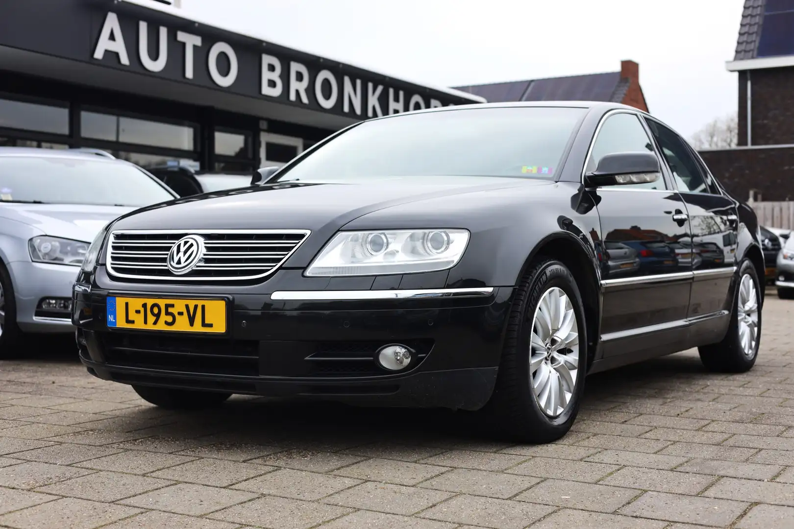 Volkswagen Phaeton 3.2 V6 5P HIGHLINE | AUT | LEDER | SCHUIFDAK crna - 1