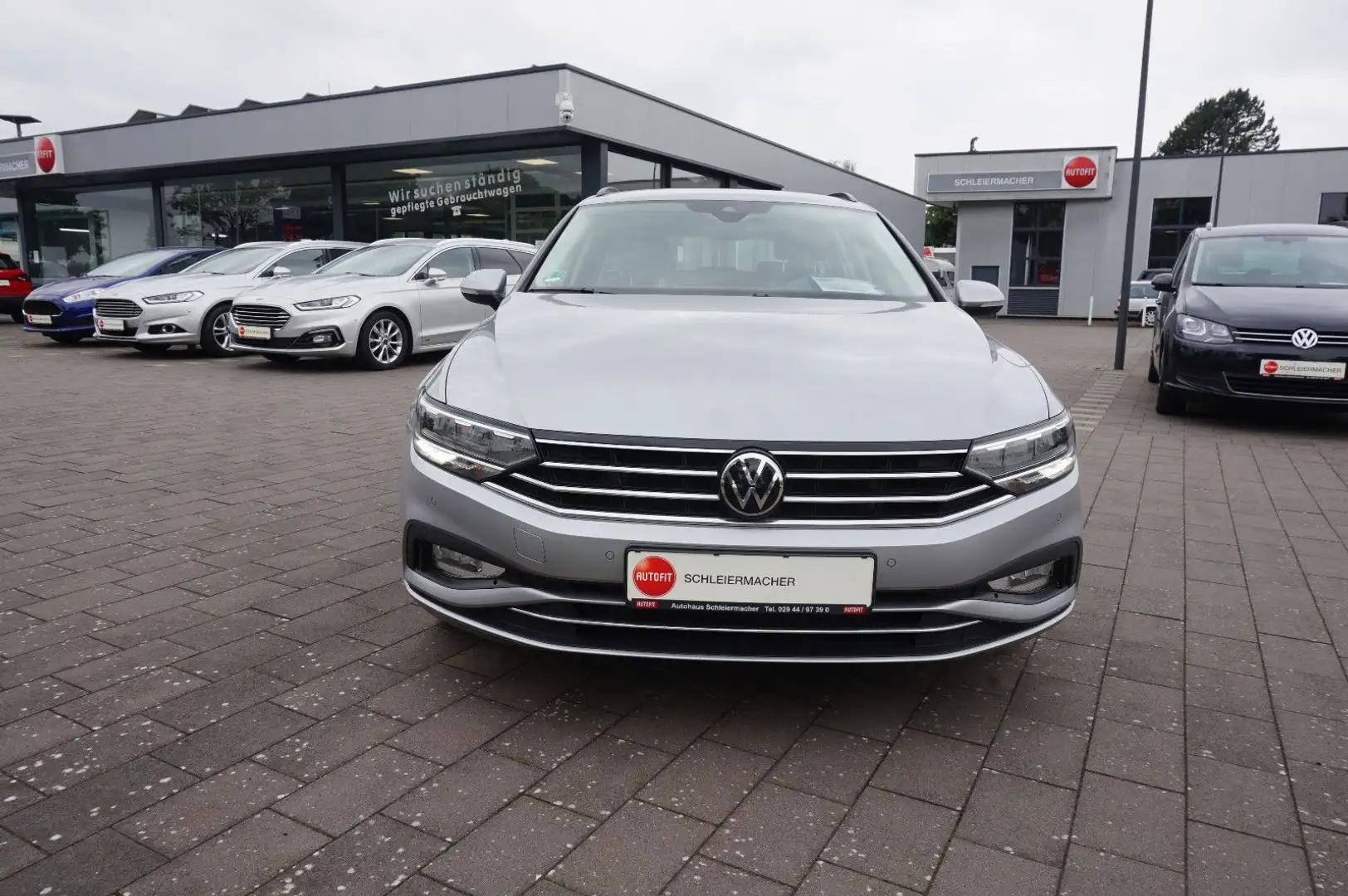 Volkswagen Passat Variant Business Silber - 2