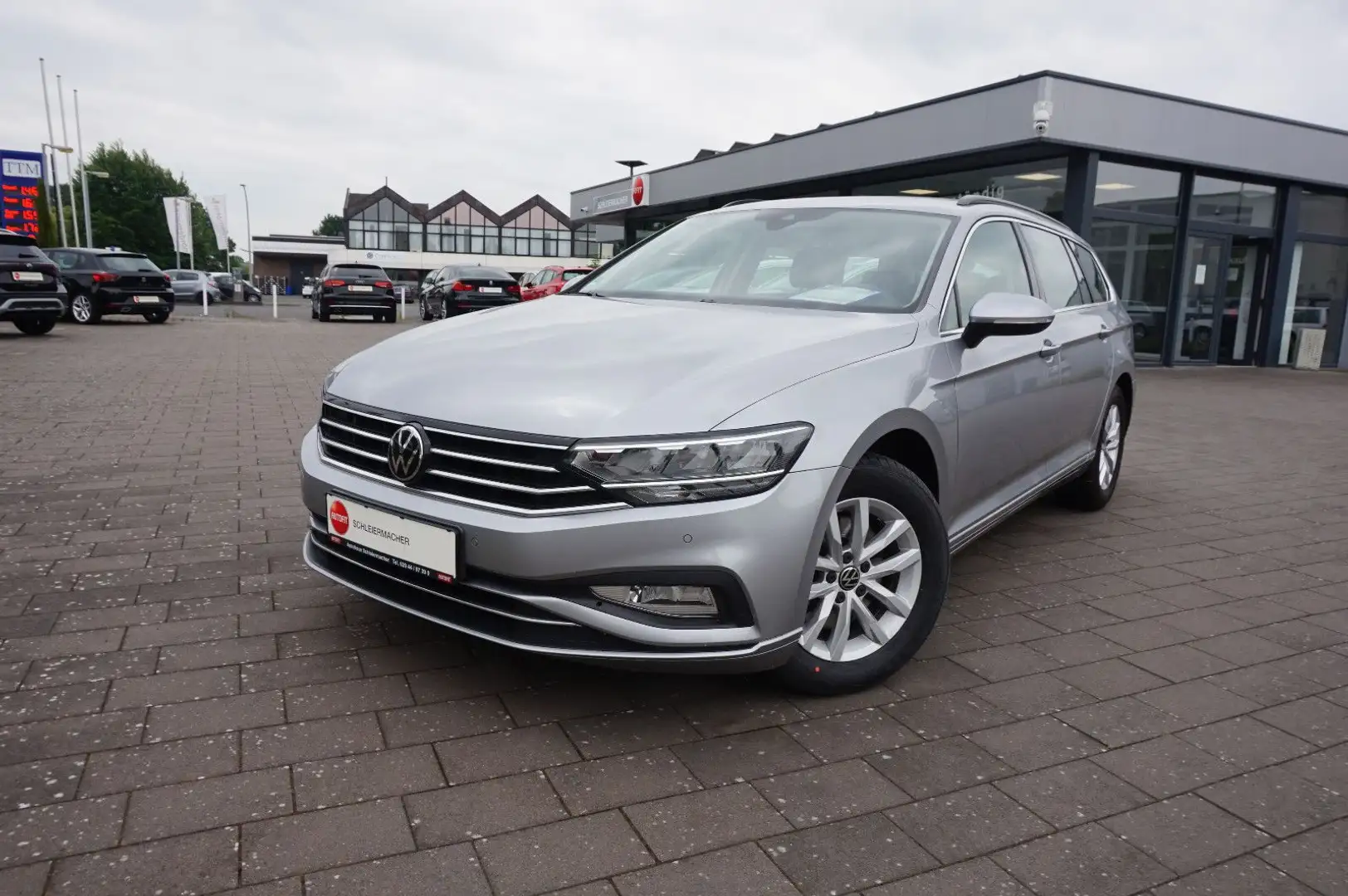 Volkswagen Passat Variant Business Silber - 1
