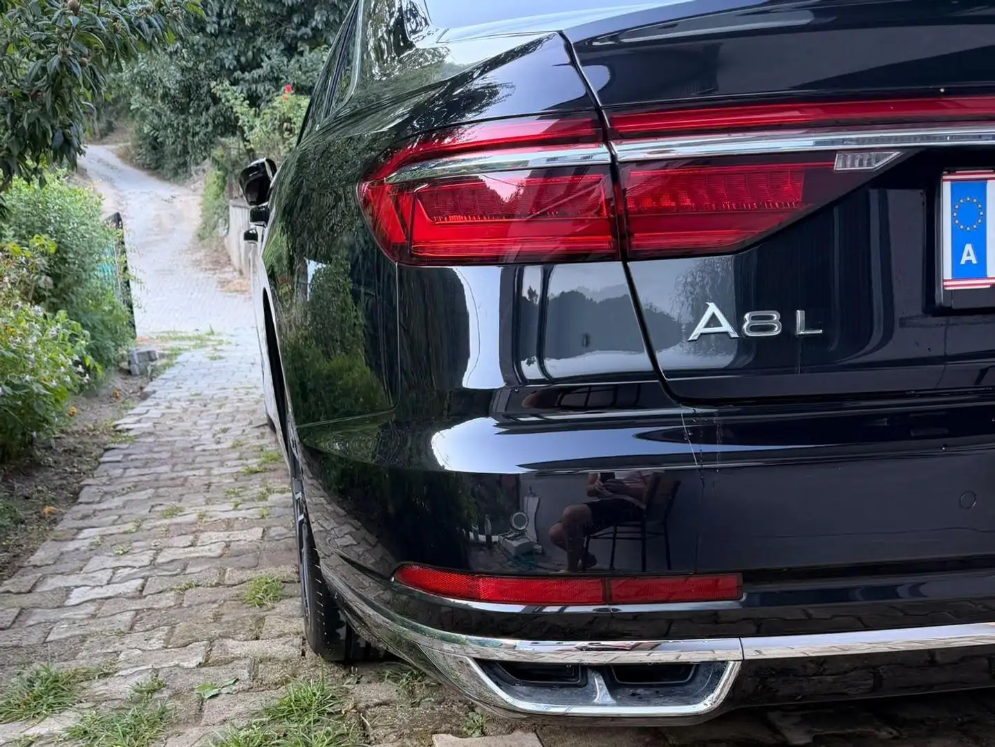 Audi A8 50 TDI L quattro Schwarz - 2