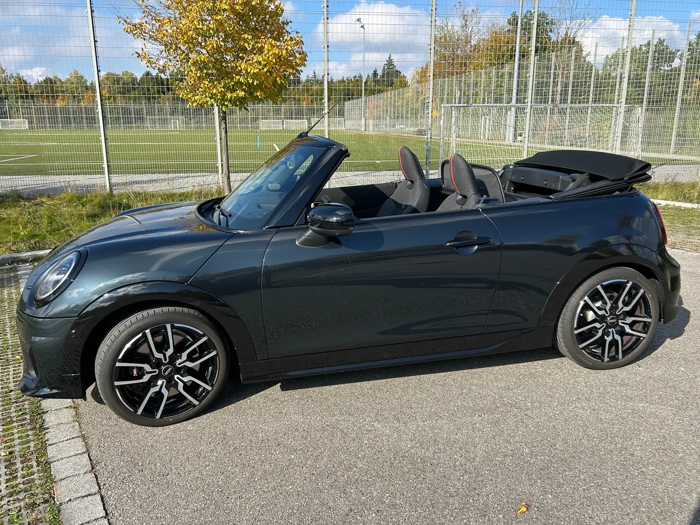 MINI Cooper S Cabrio JCW Trim, XL-Paket, Vollausstattung Schwarz - 1