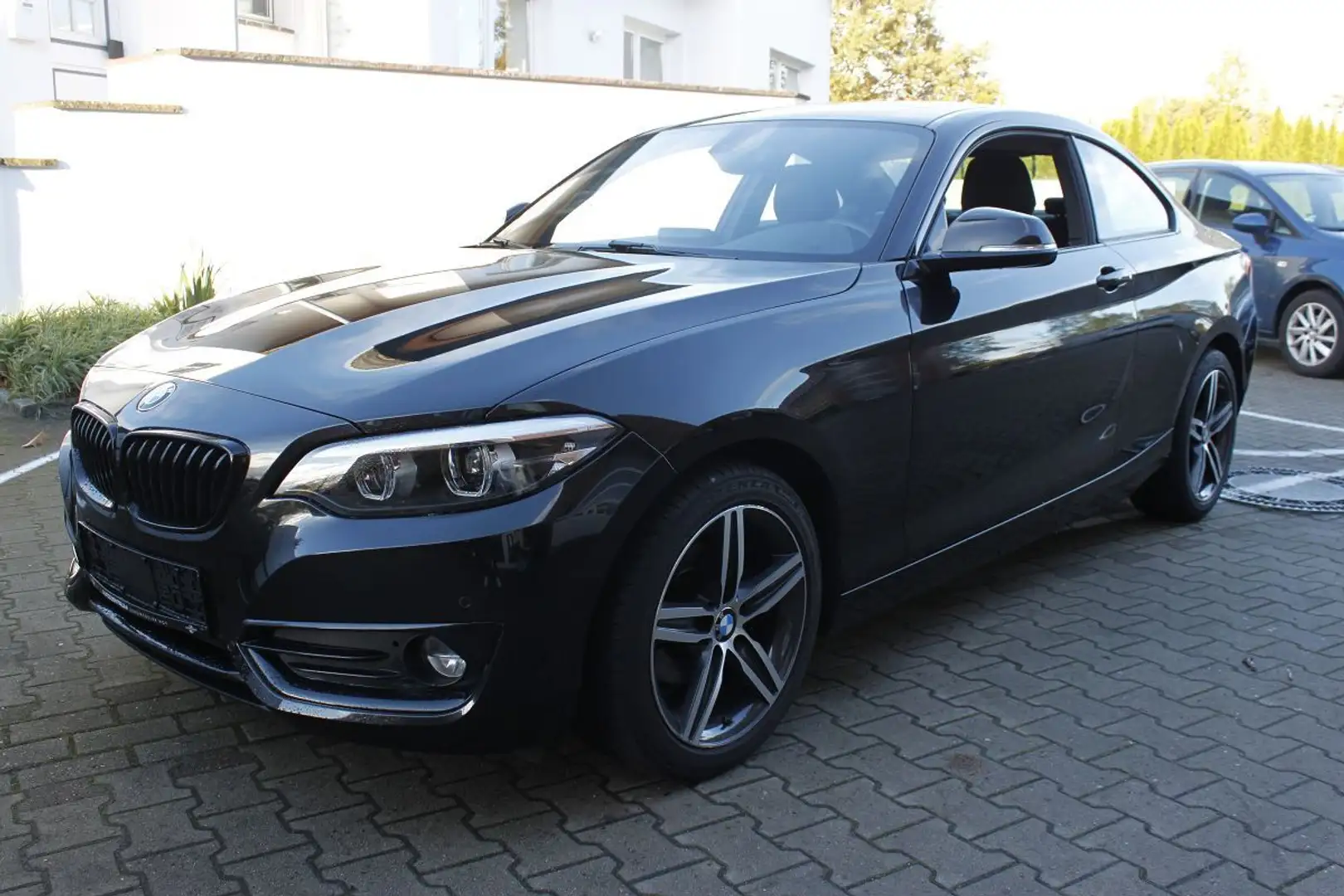 BMW 218 i Coupé Sport Line - LED-Navi-Schiebedach-1H Schwarz - 1