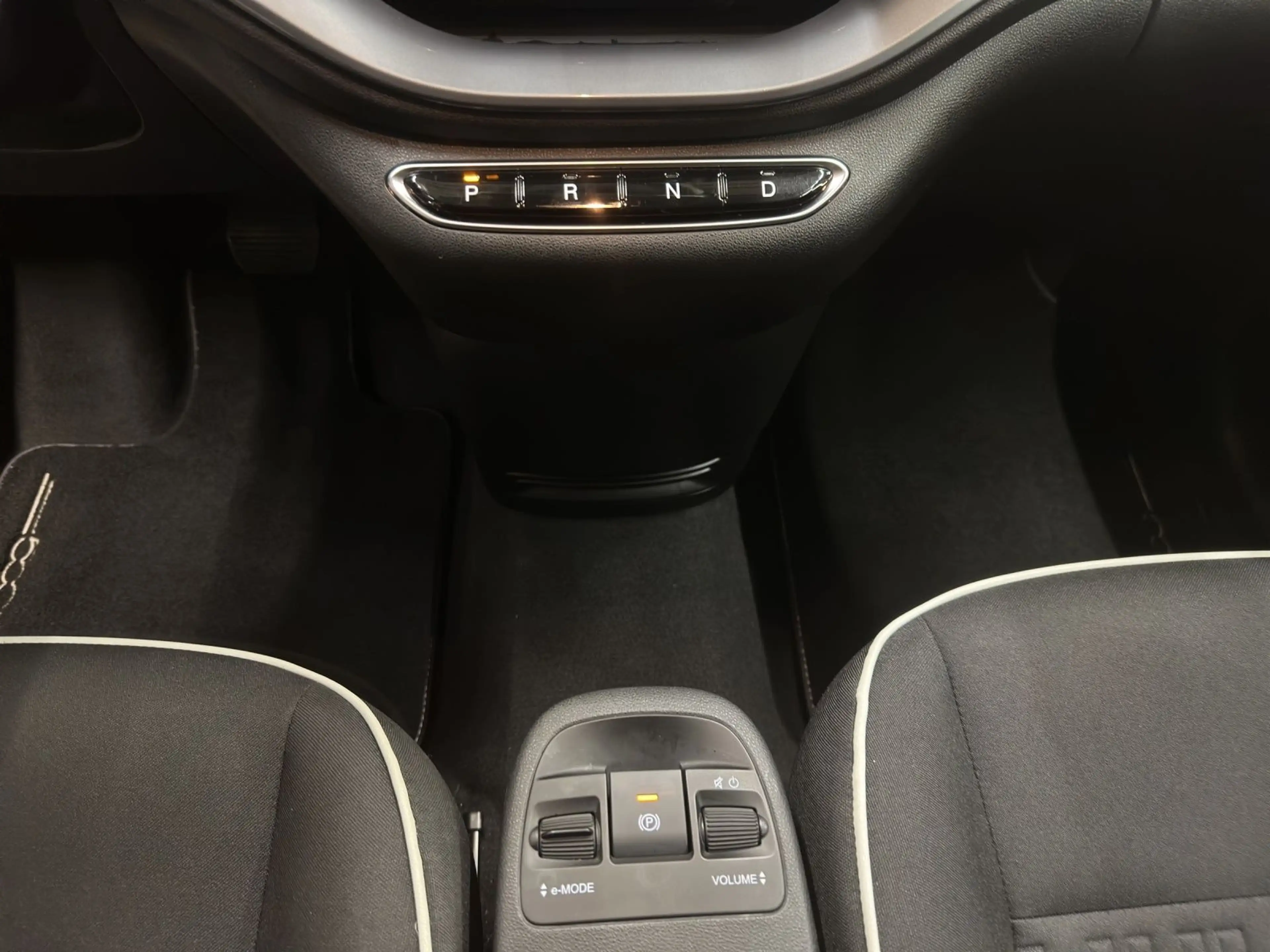 Fiat 500e *ALU*CARPLAY*KLIMA* — photo 13