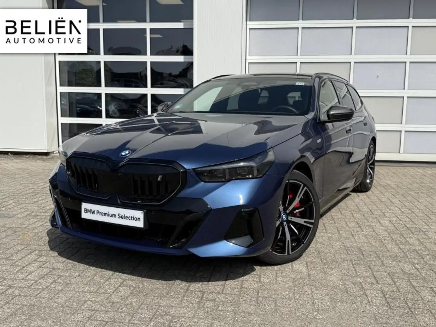 BMW i5 touring Kék - 1
