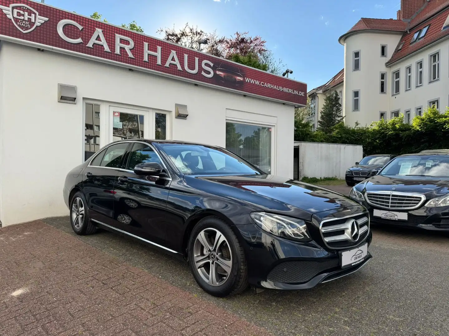 Mercedes-Benz E 220 d  9G-Tronic Aut. Avantgarde Schwarz - 1