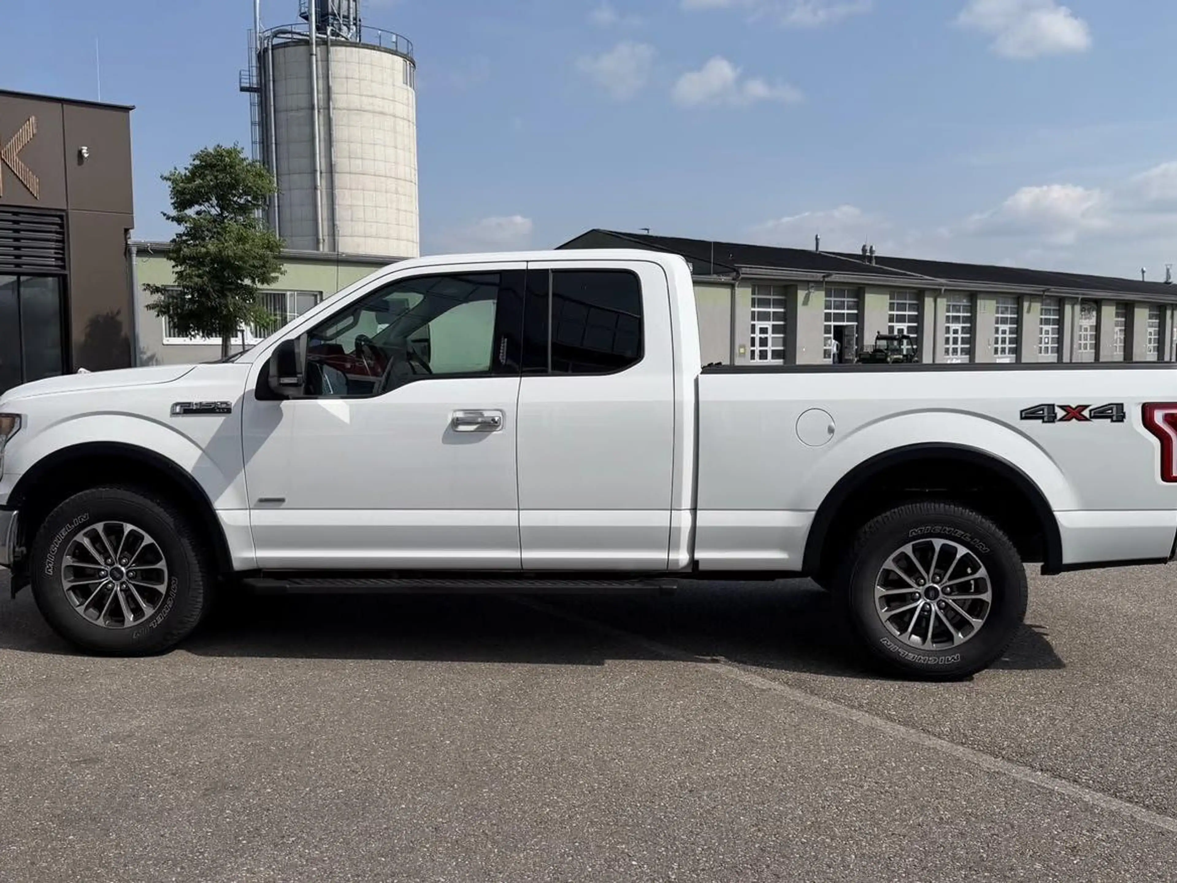 Ford F 150 Super Cab 4x4 — photo 8