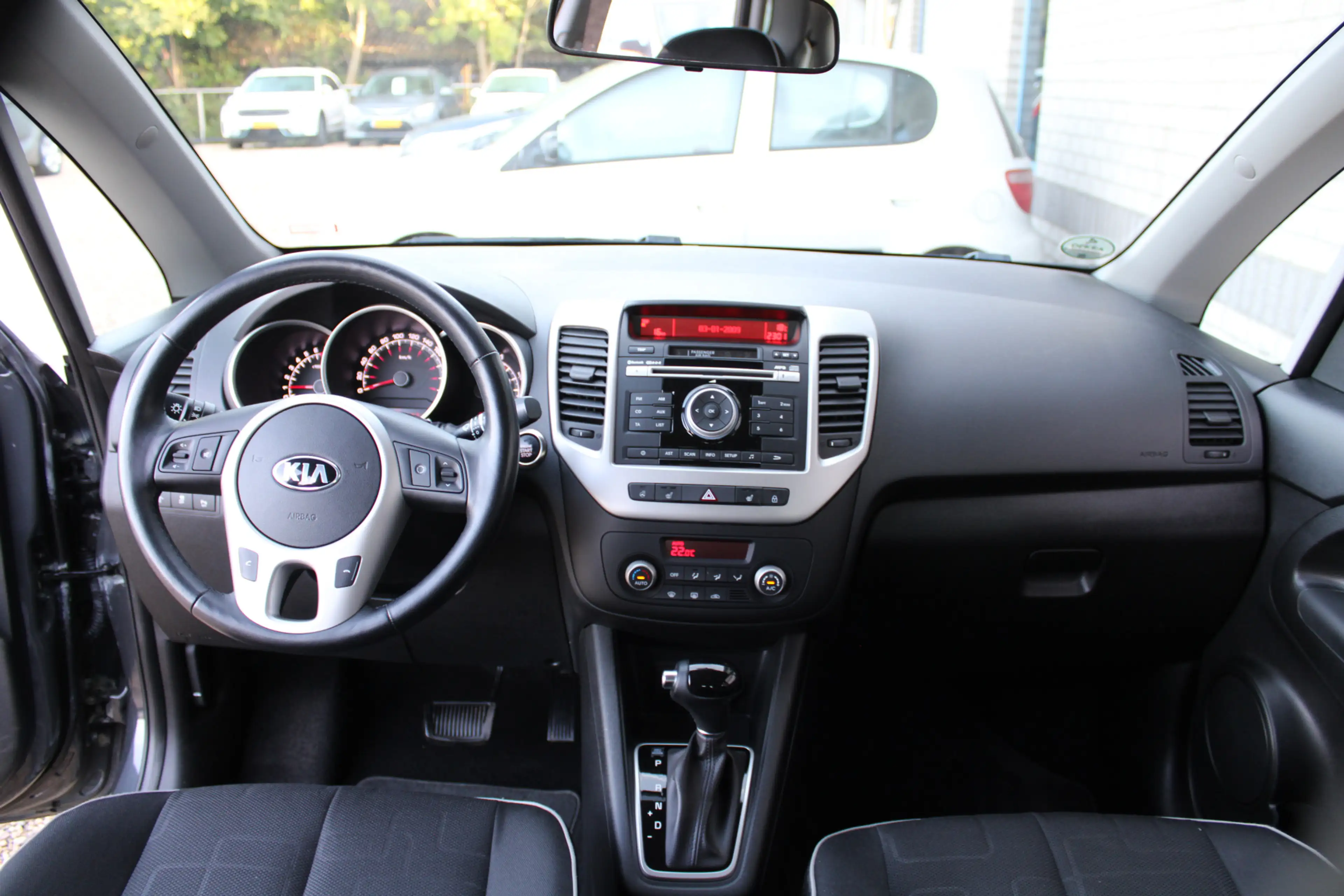 Kia Venga 1.6 CVVT Dream team edition Automaat trekh. hoge i — photo 14