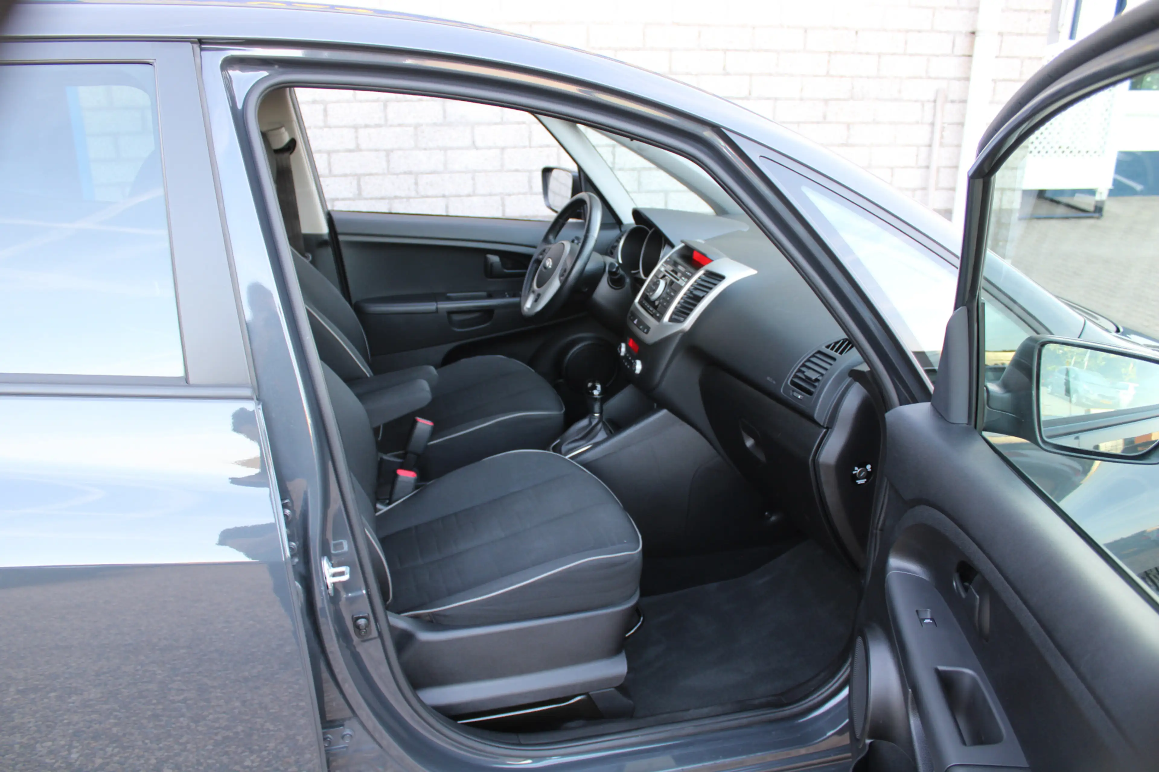 Kia Venga 1.6 CVVT Dream team edition Automaat trekh. hoge i — photo 11
