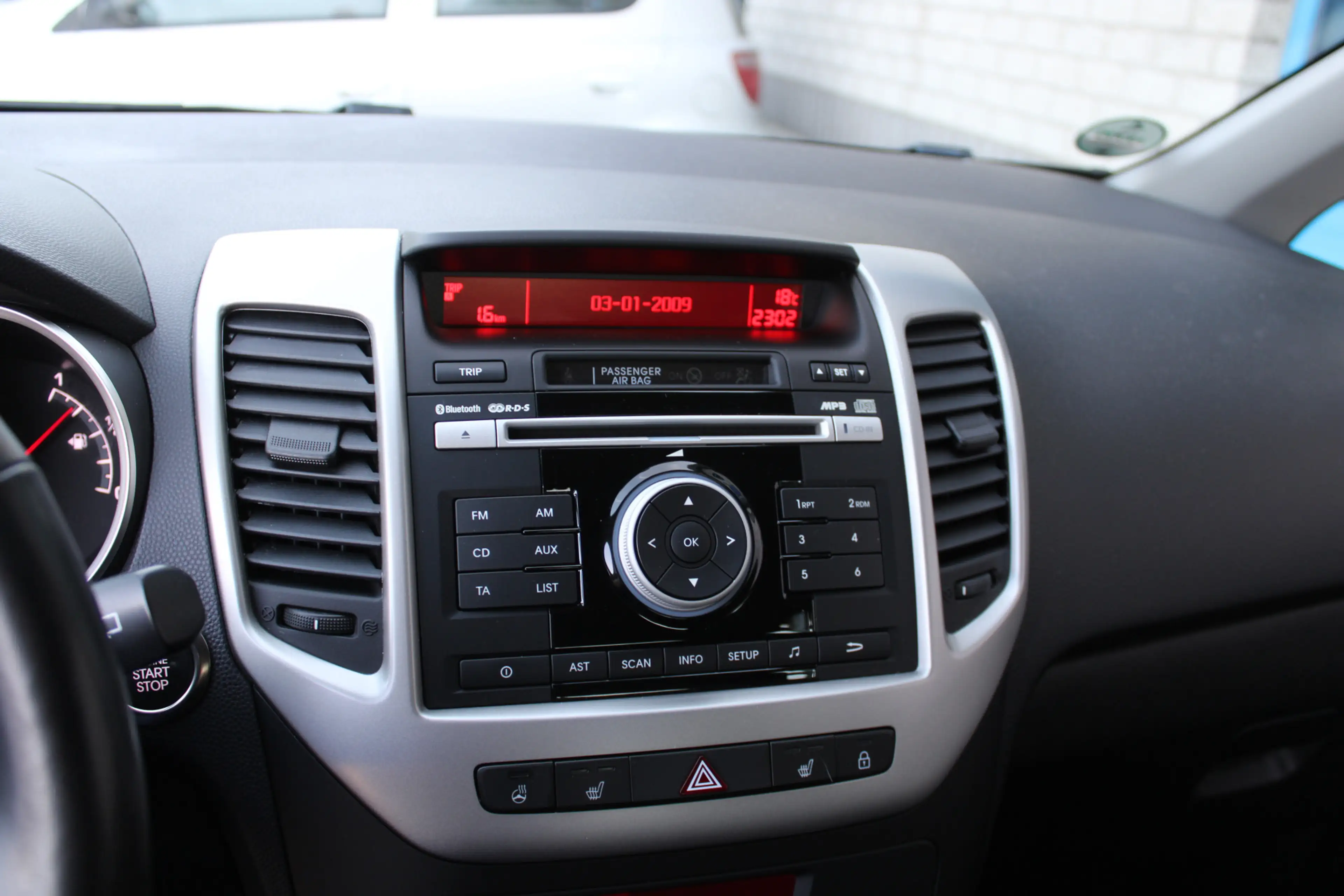 Kia Venga 1.6 CVVT Dream team edition Automaat trekh. hoge i — photo 19