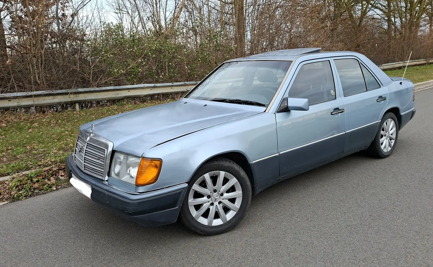 Mercedes-Benz 250 W124 ancêtre prête à immatriculé Niebieski - 1